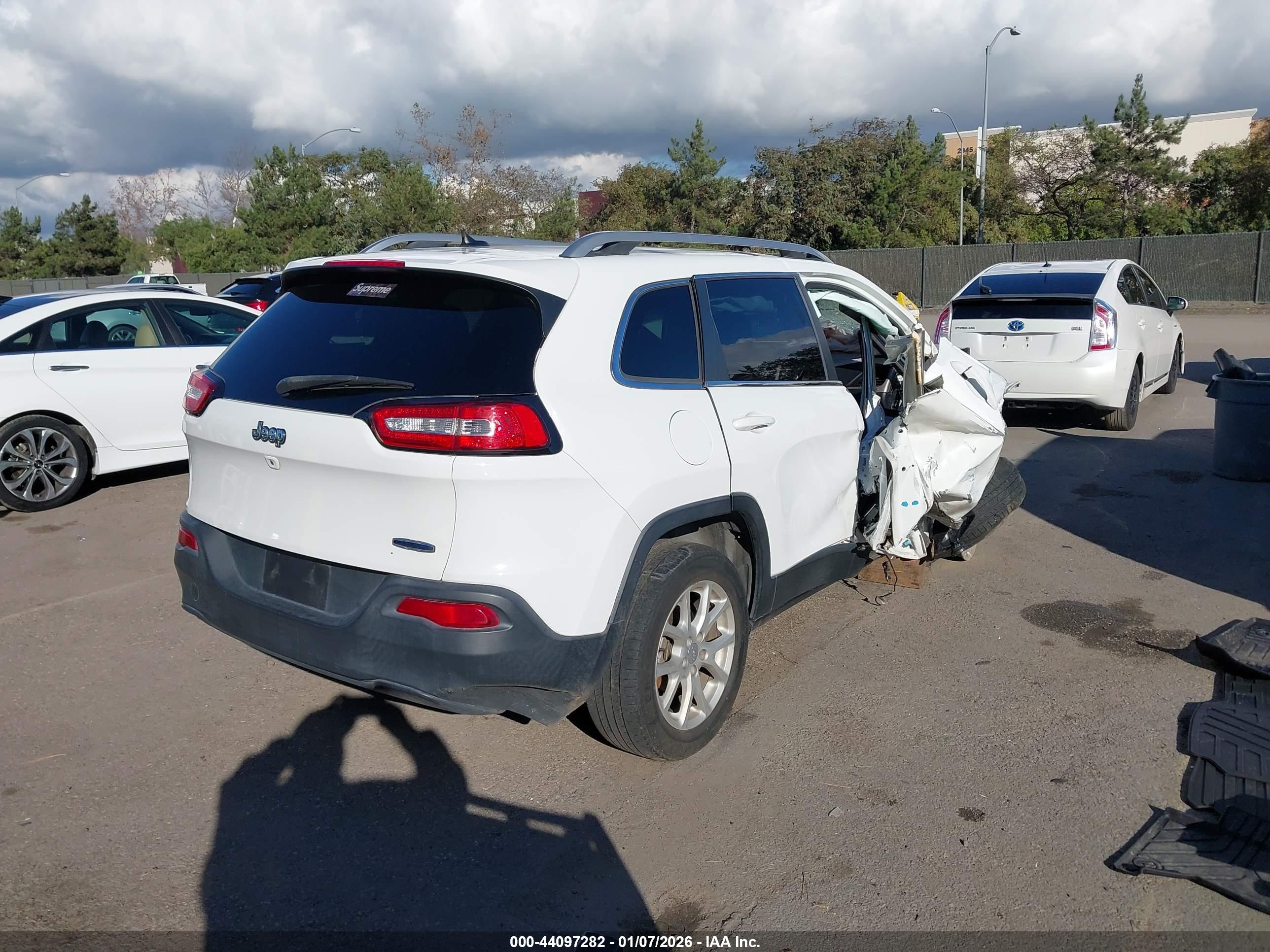 JEEP CHEROKEE image 4