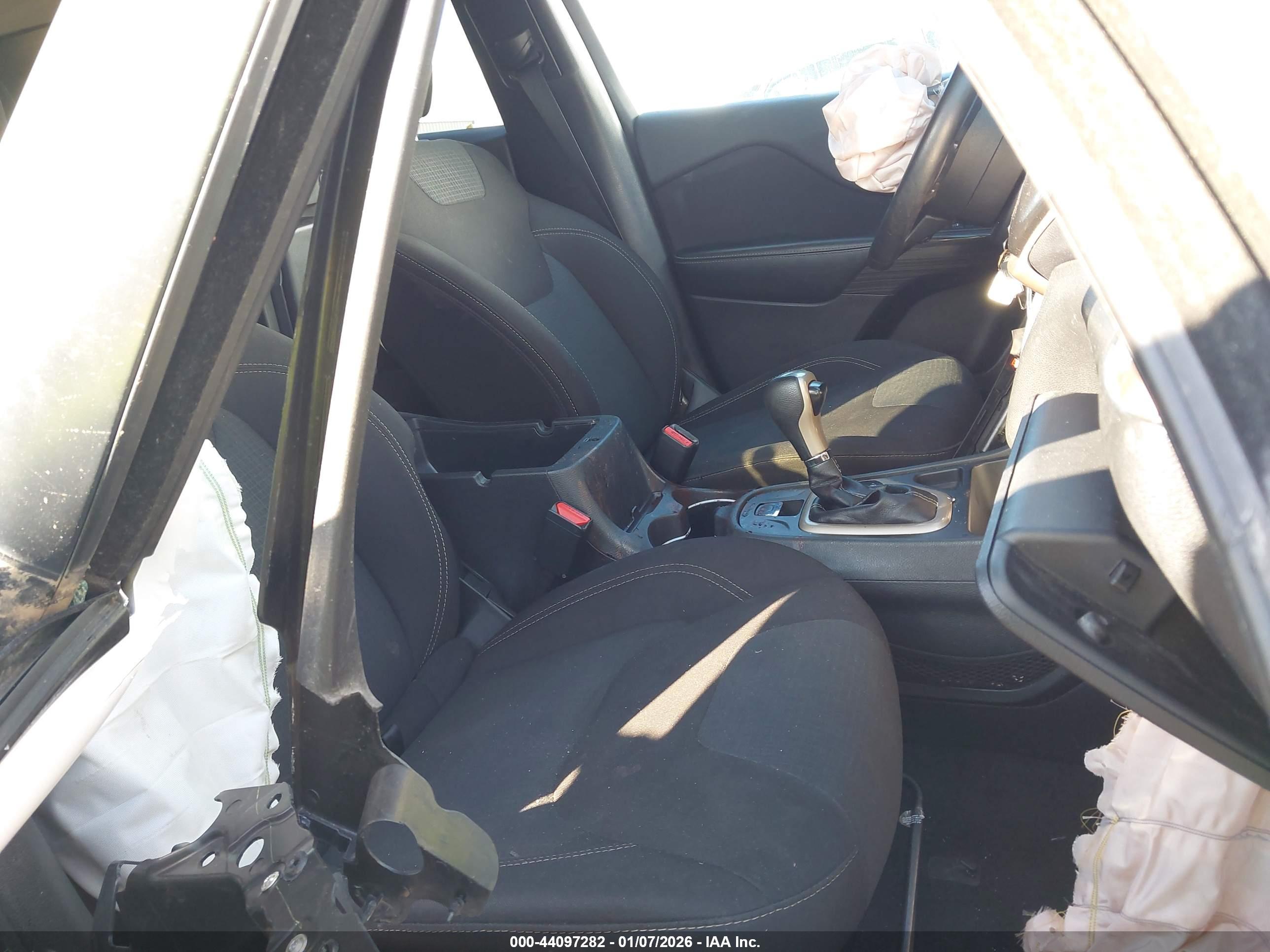 JEEP CHEROKEE image 5