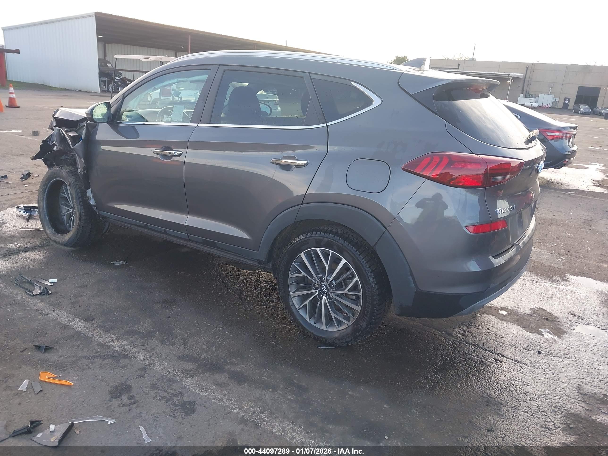 HYUNDAI TUCSON image 3