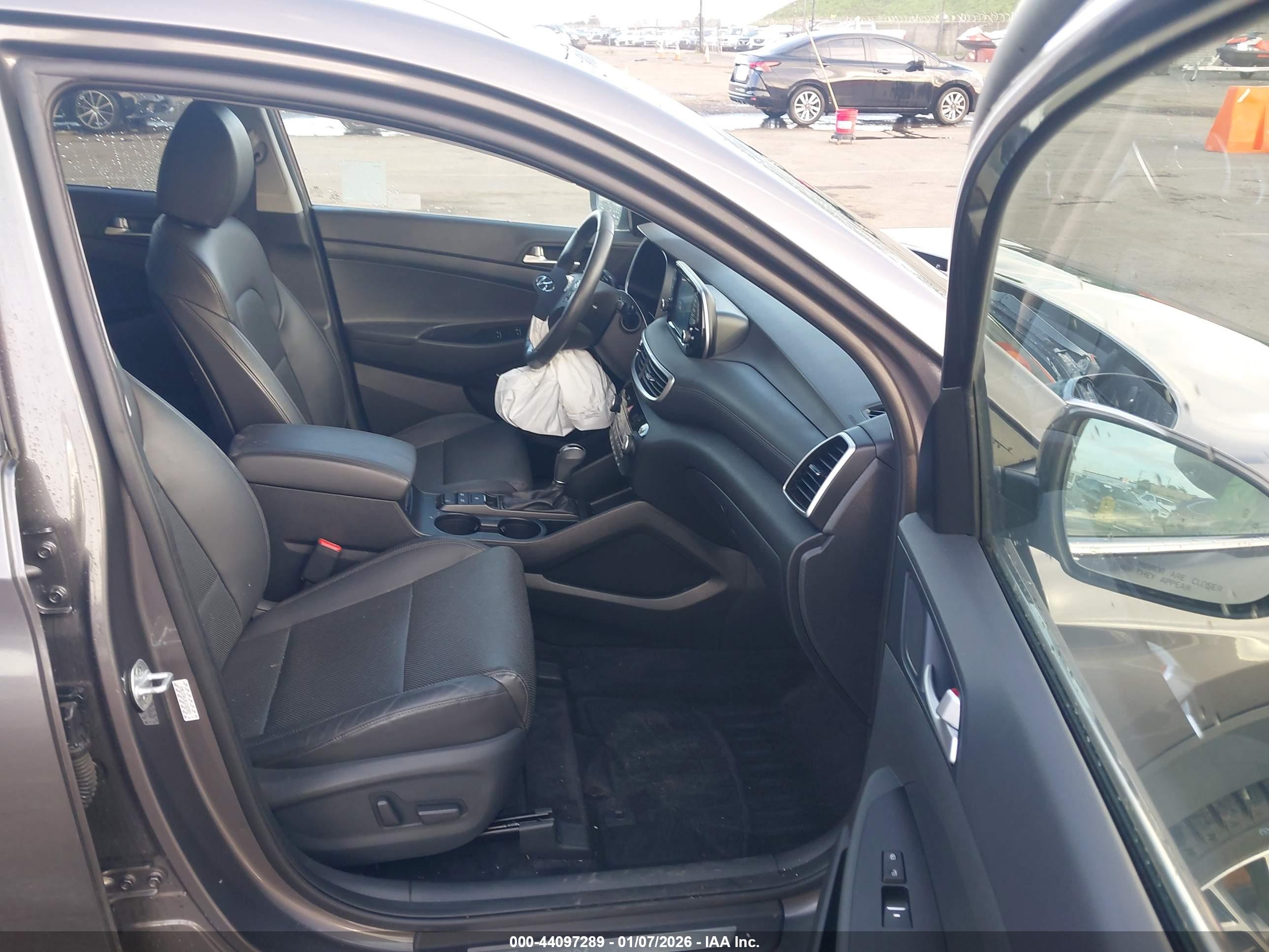 HYUNDAI TUCSON image 5