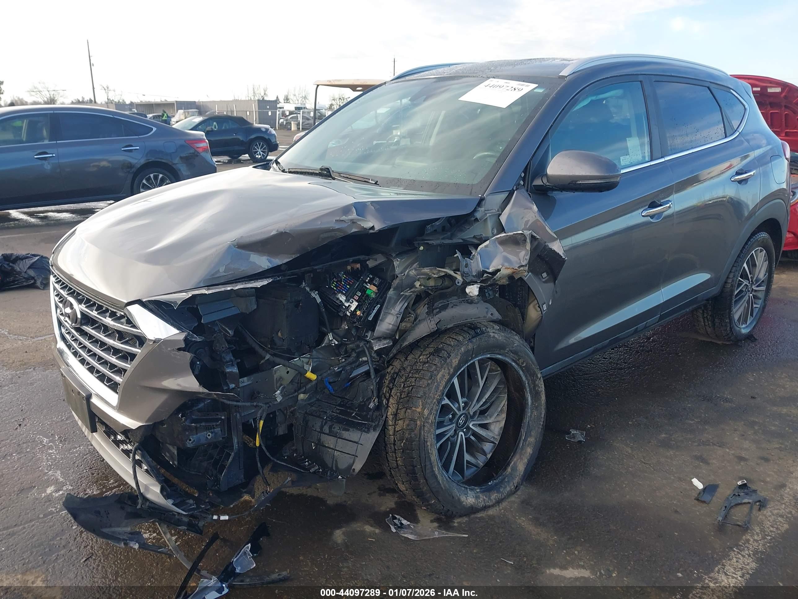 HYUNDAI TUCSON image 6
