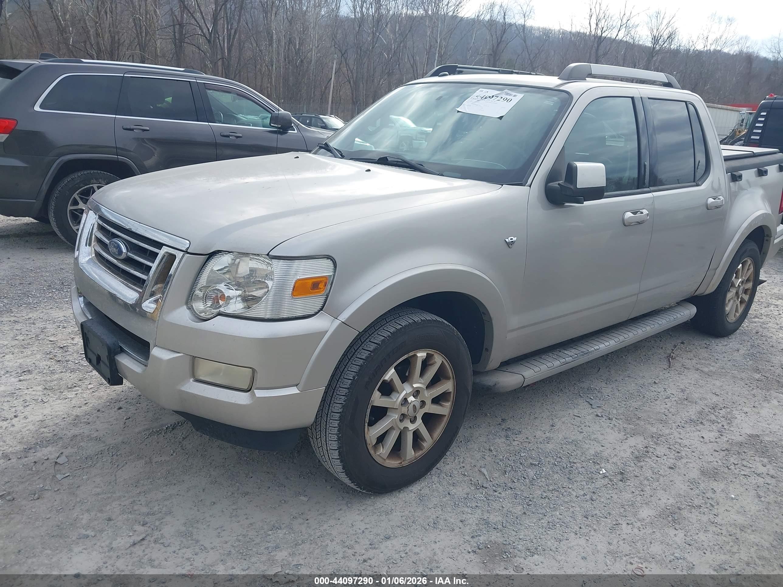 FORD EXPLORER image 2