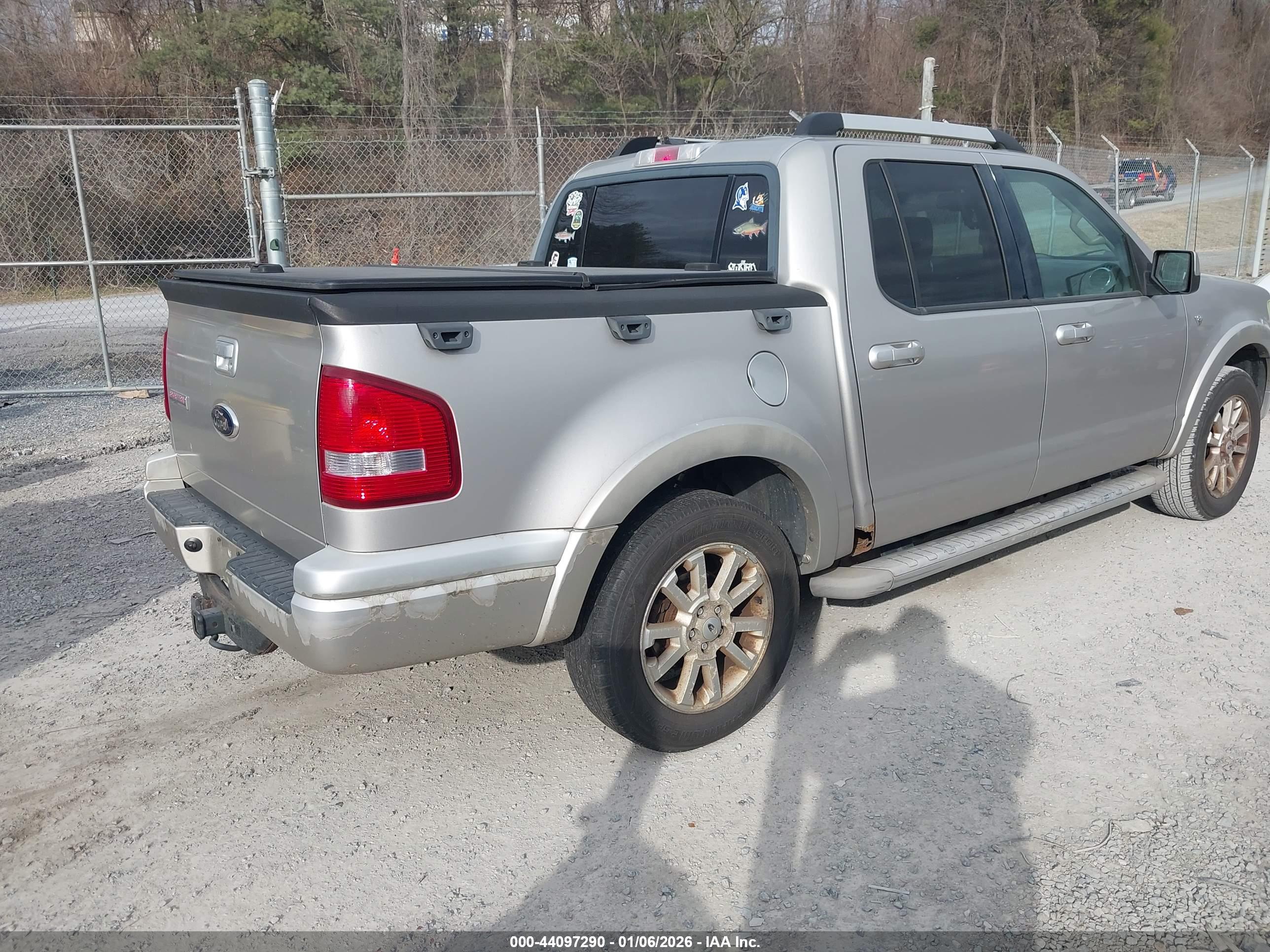 FORD EXPLORER image 4