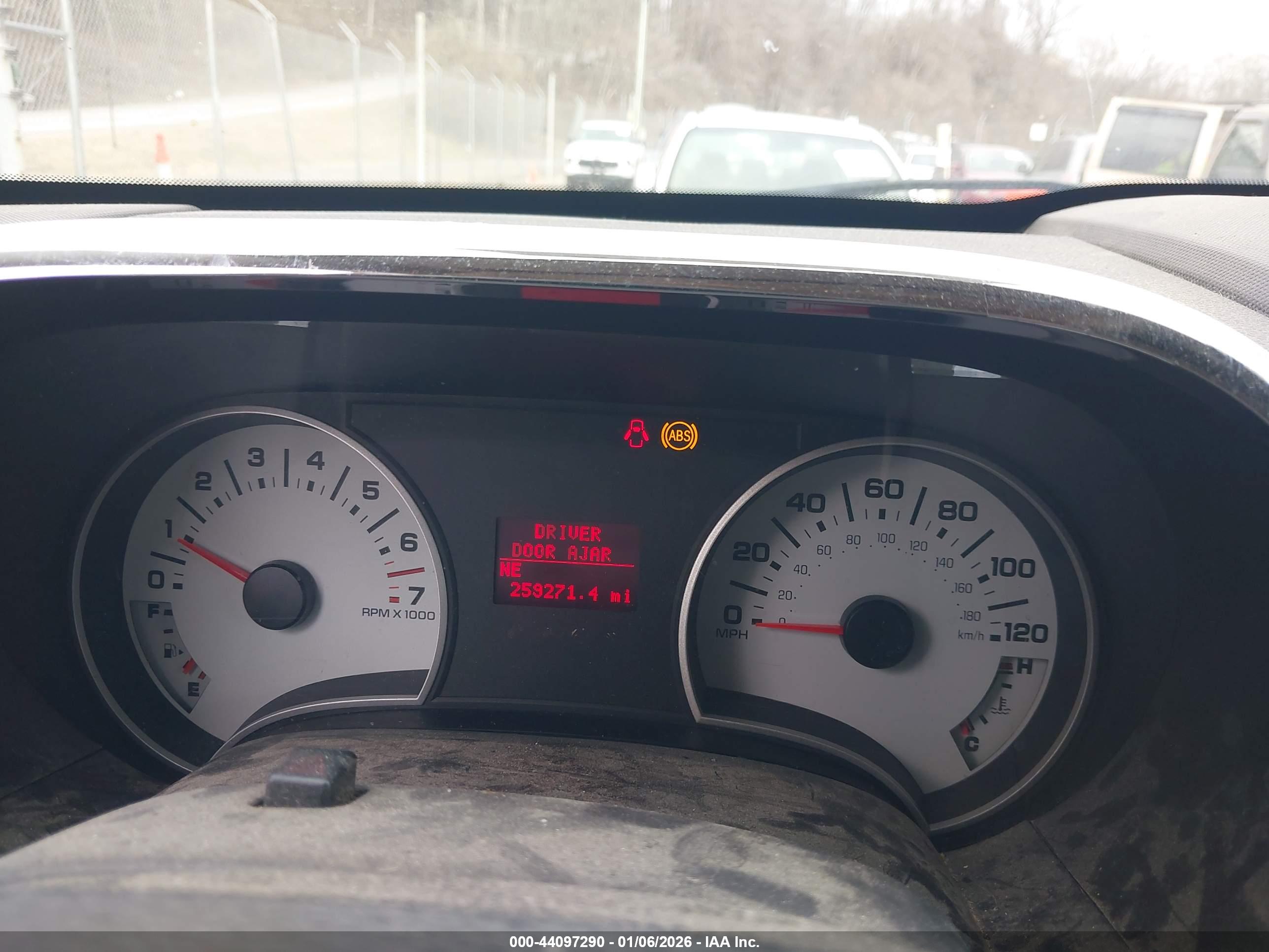 FORD EXPLORER image 7