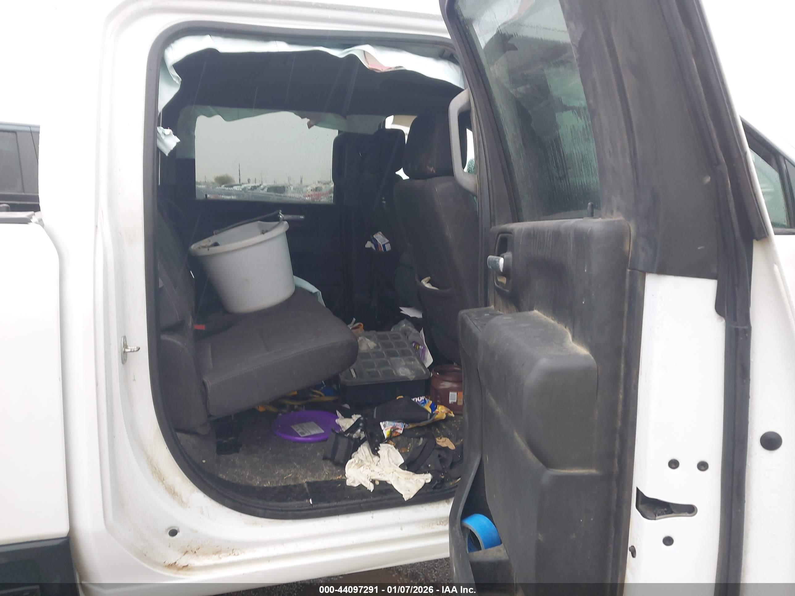 CHEVROLET SILVERADO image 7