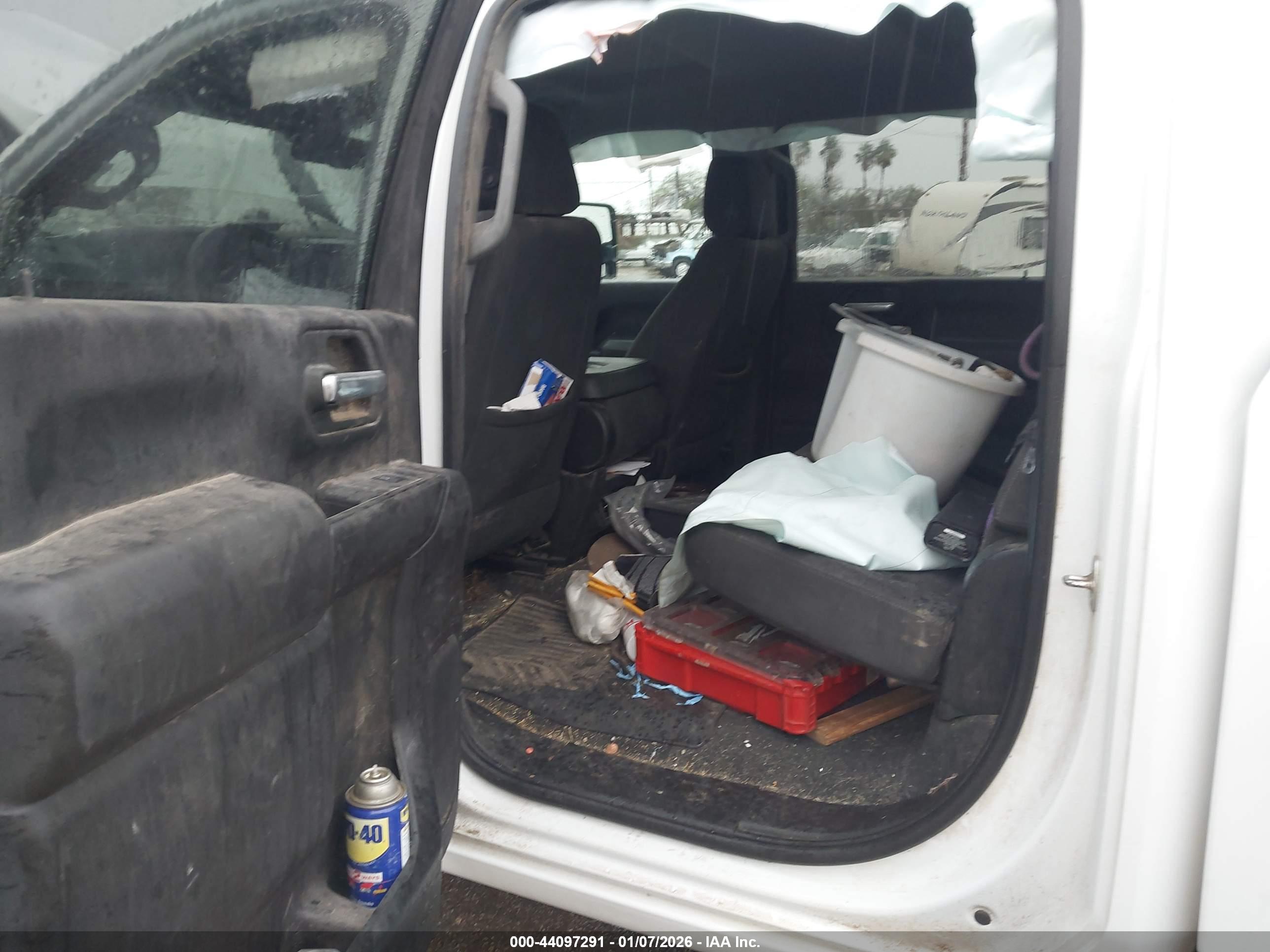 CHEVROLET SILVERADO image 8