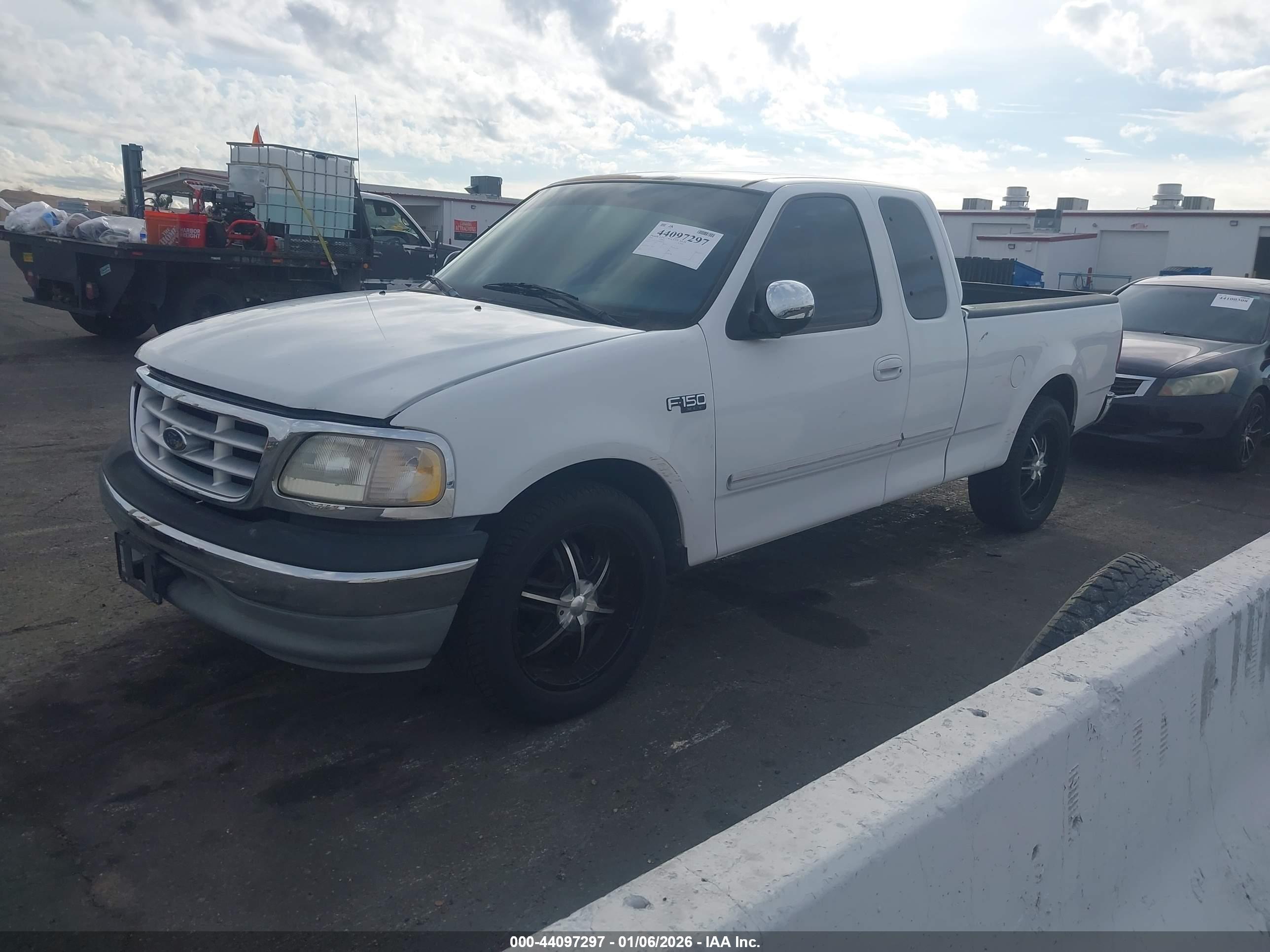FORD F-150 image 2
