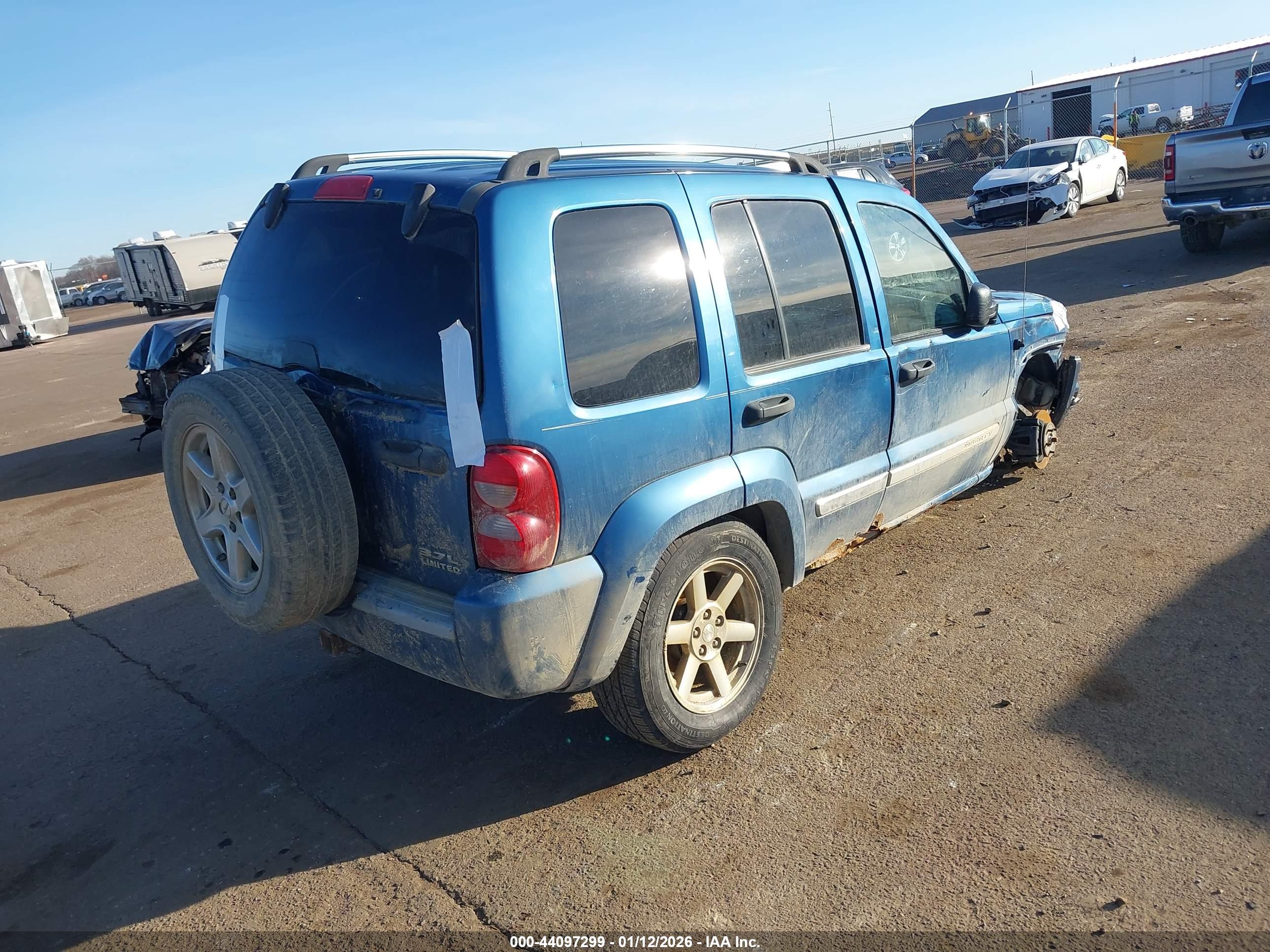 JEEP LIBERTY image 4