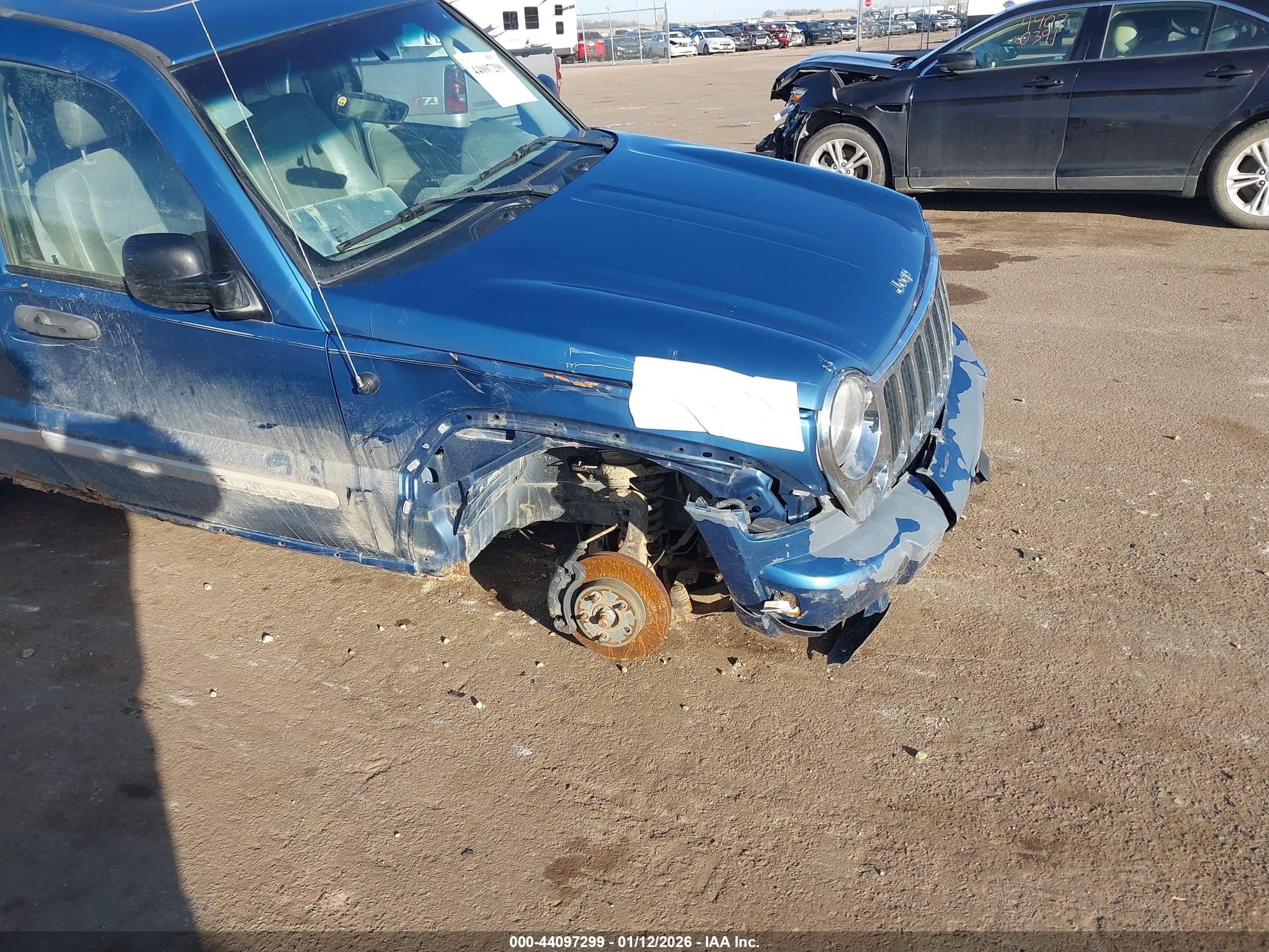 JEEP LIBERTY image 6