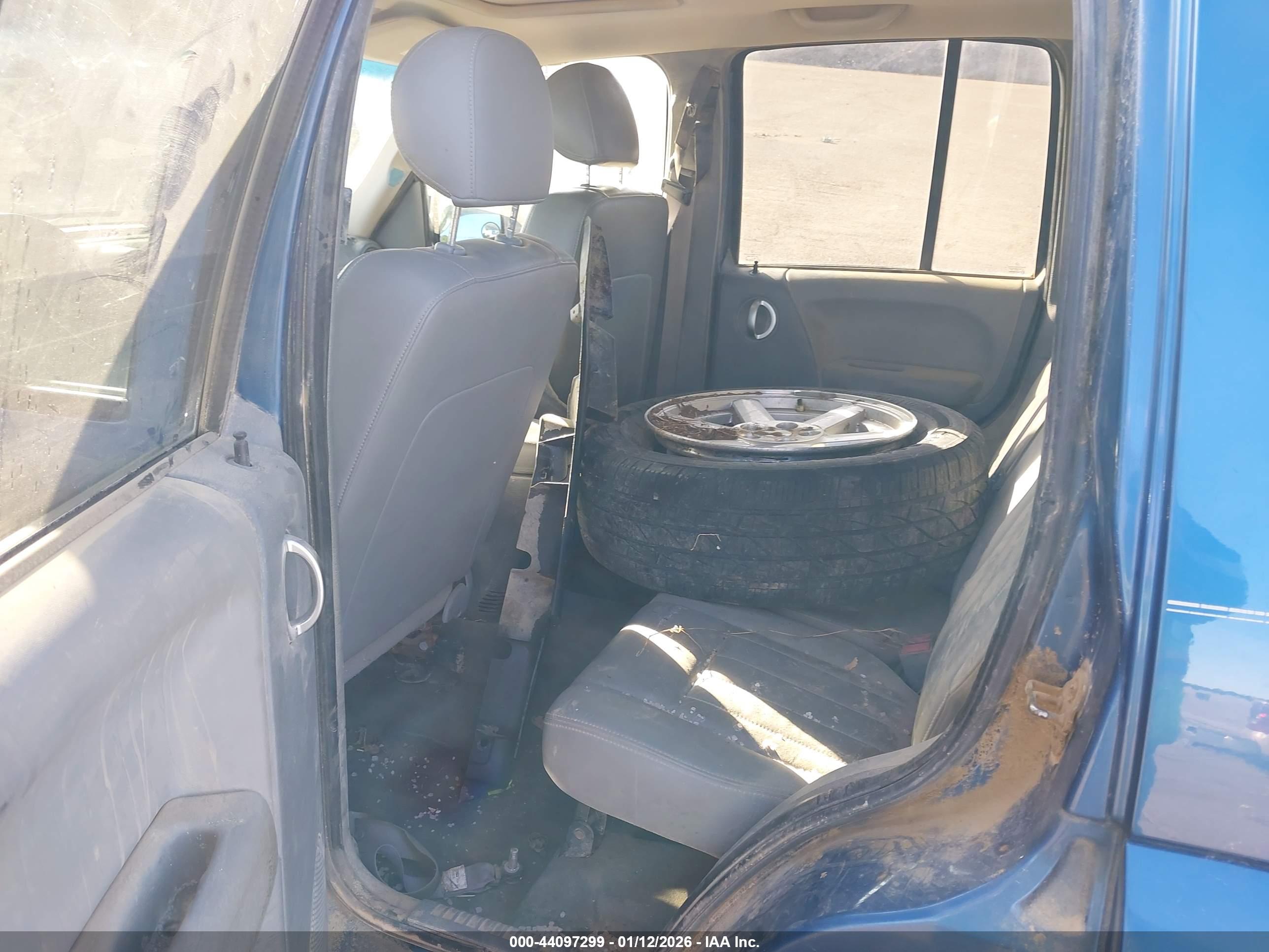 JEEP LIBERTY image 8
