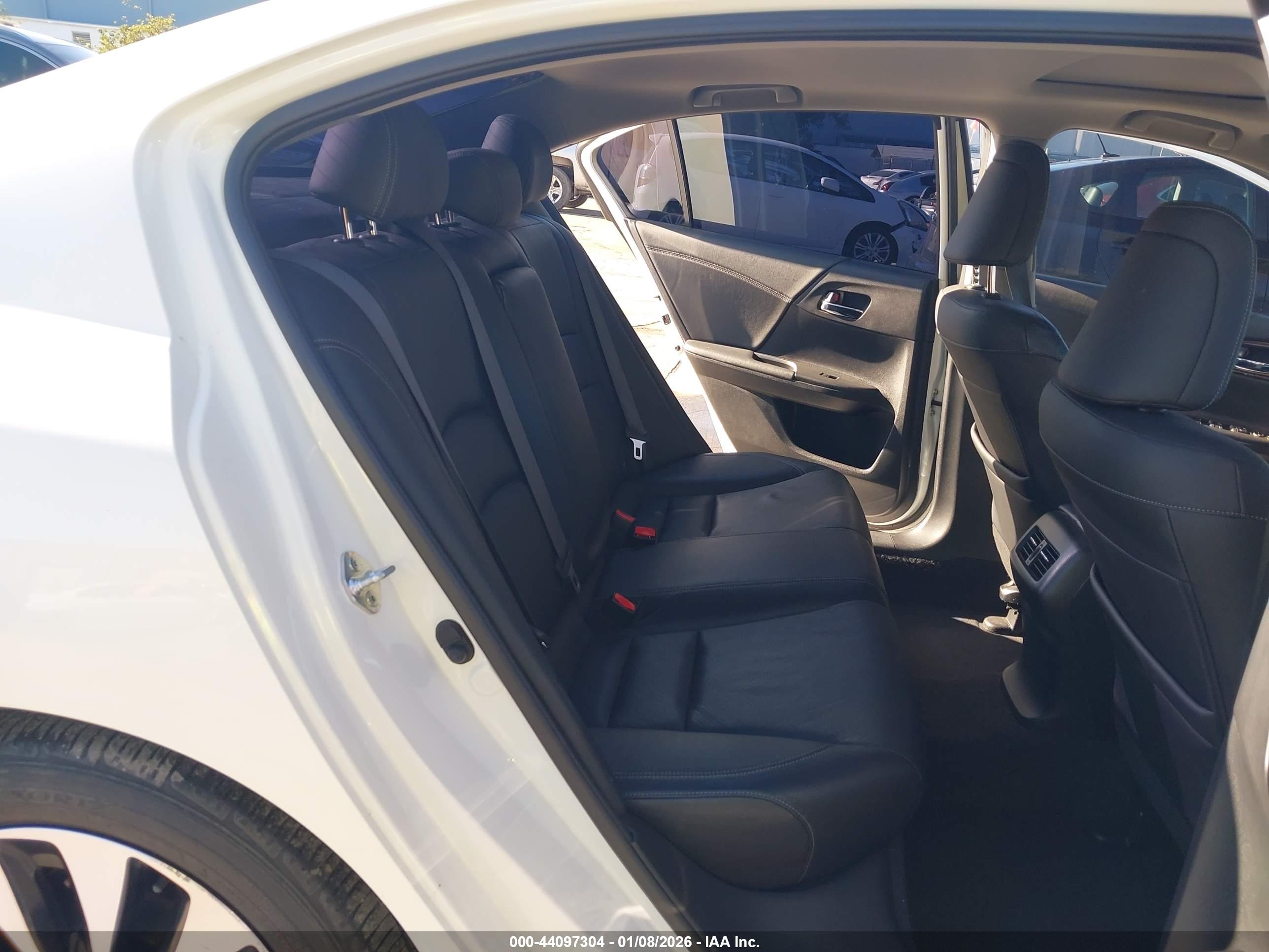 HONDA ACCORD image 8