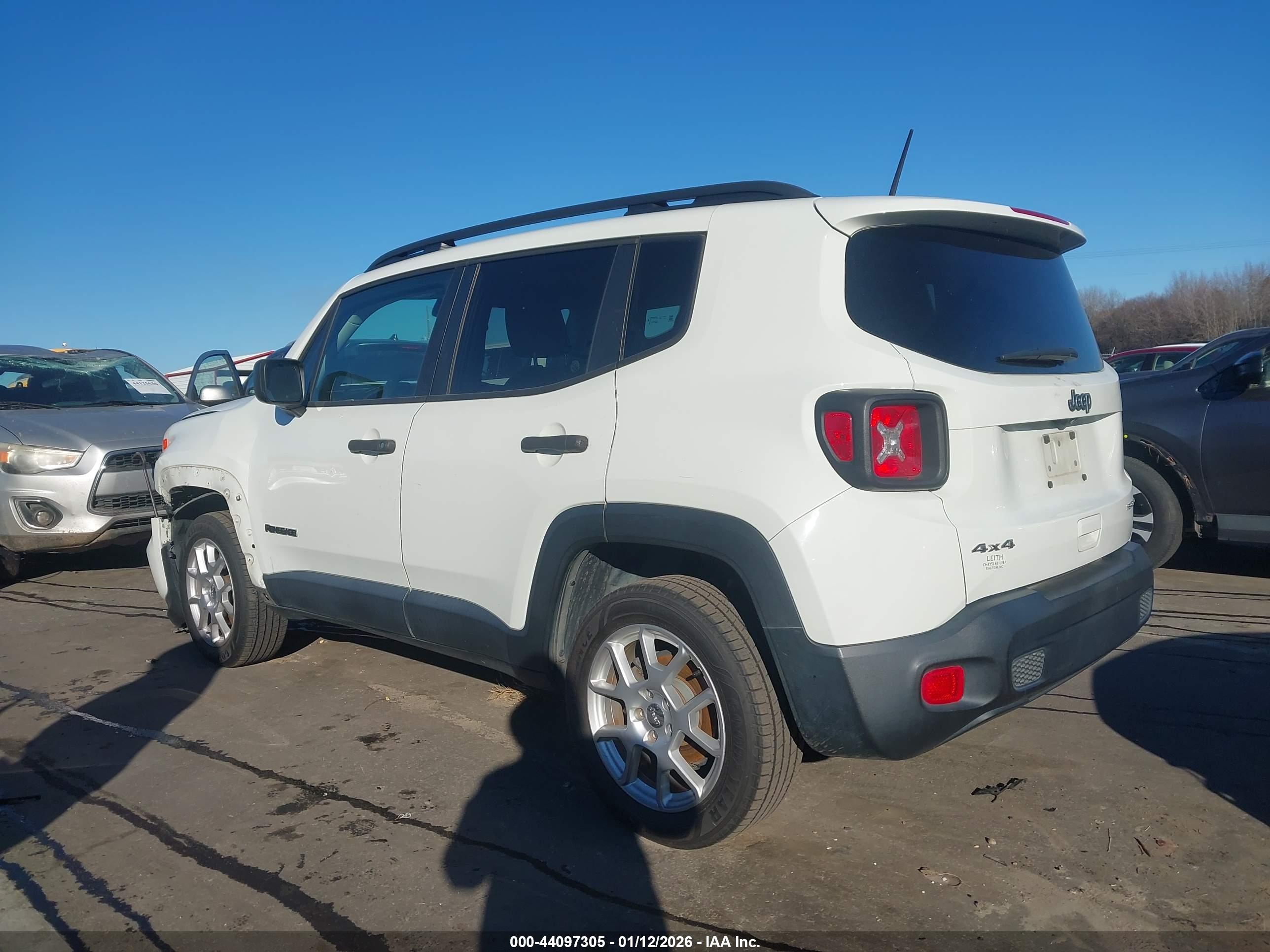 JEEP RENEGADE image 3
