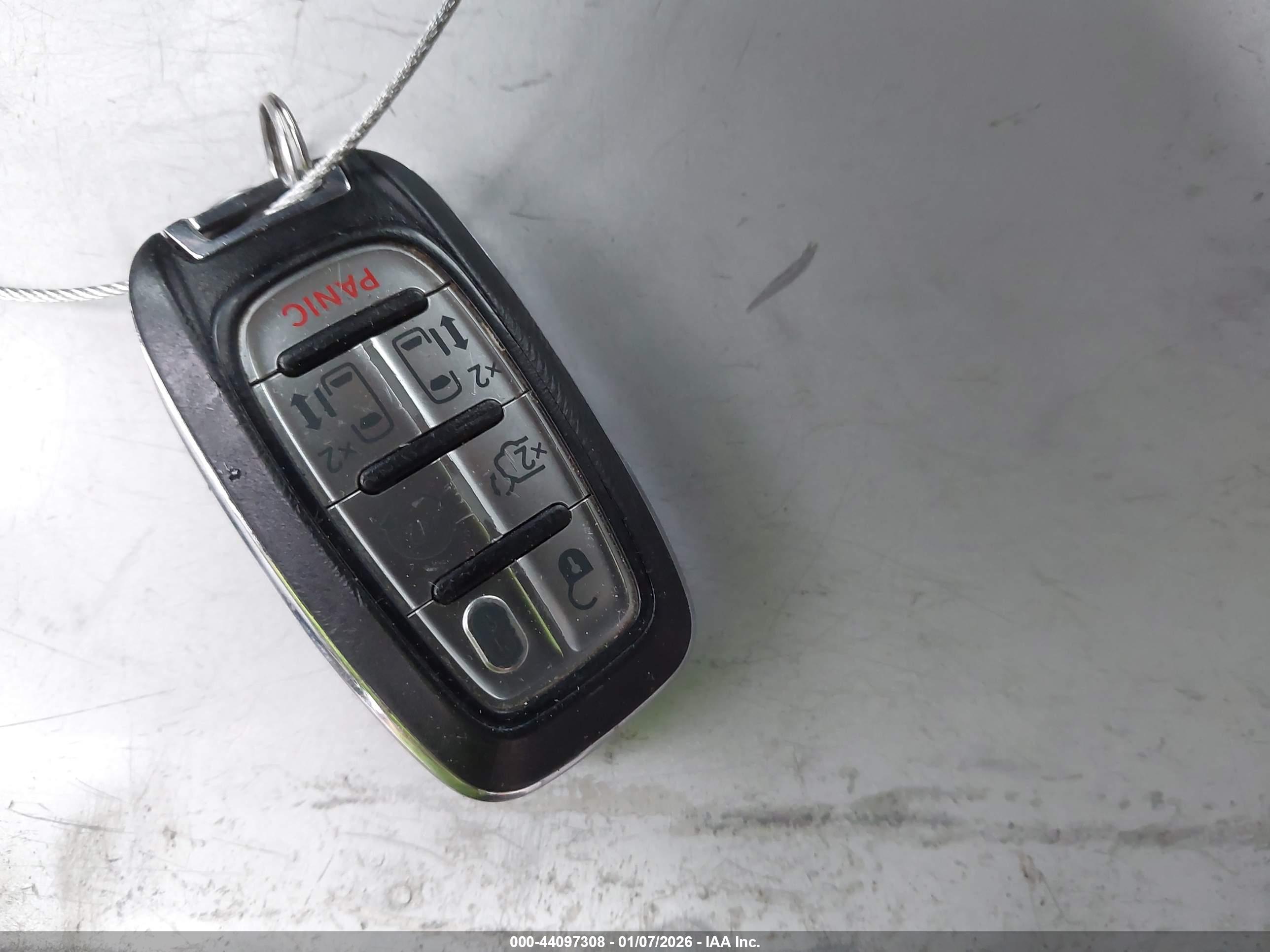CHRYSLER PACIFICA image 11