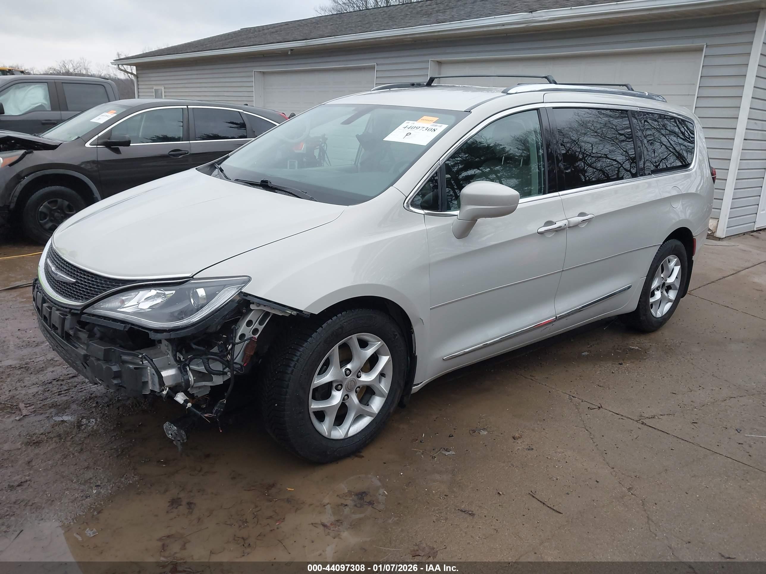 CHRYSLER PACIFICA image 2