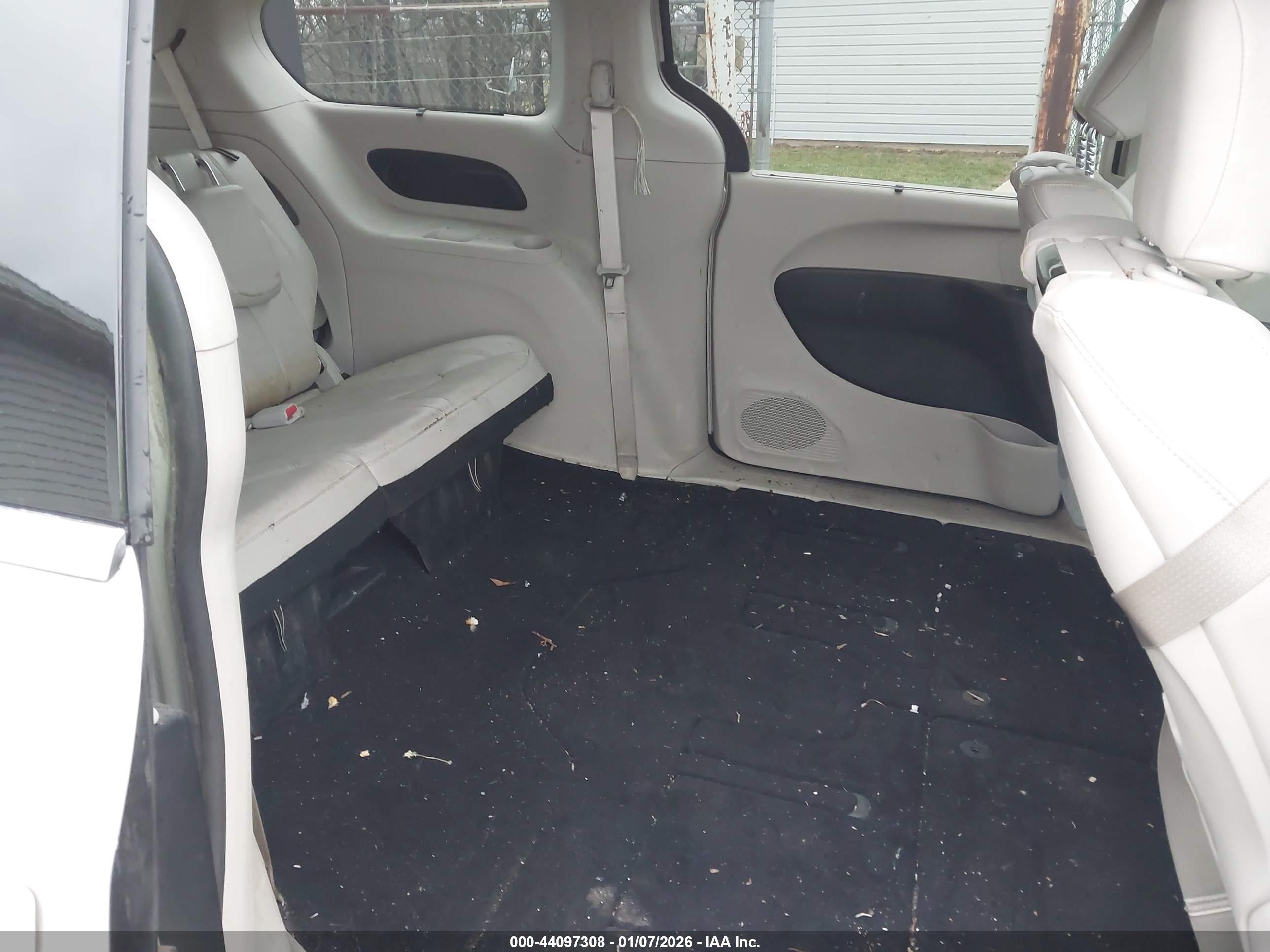 CHRYSLER PACIFICA image 8