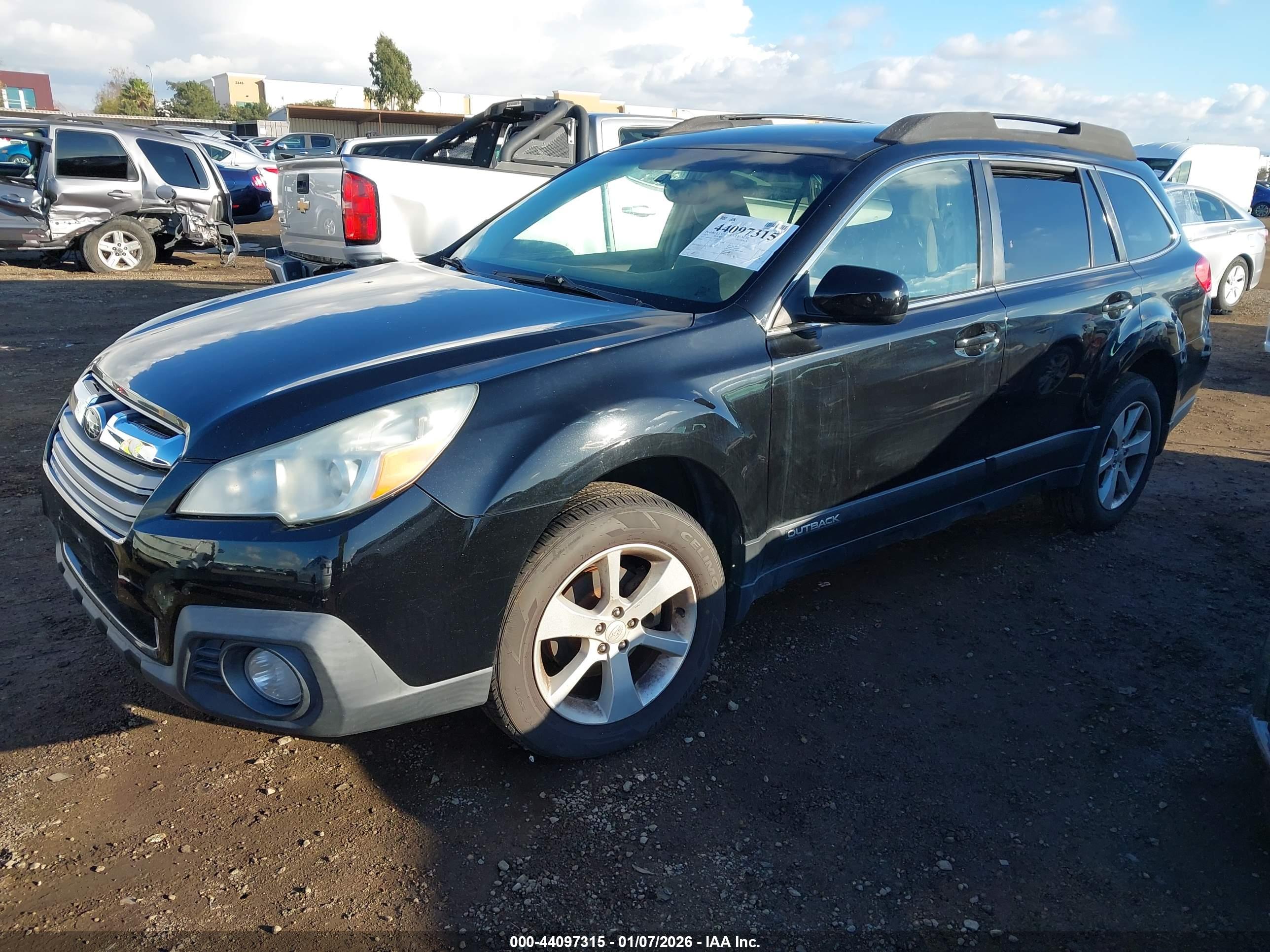SUBARU OUTBACK image 2