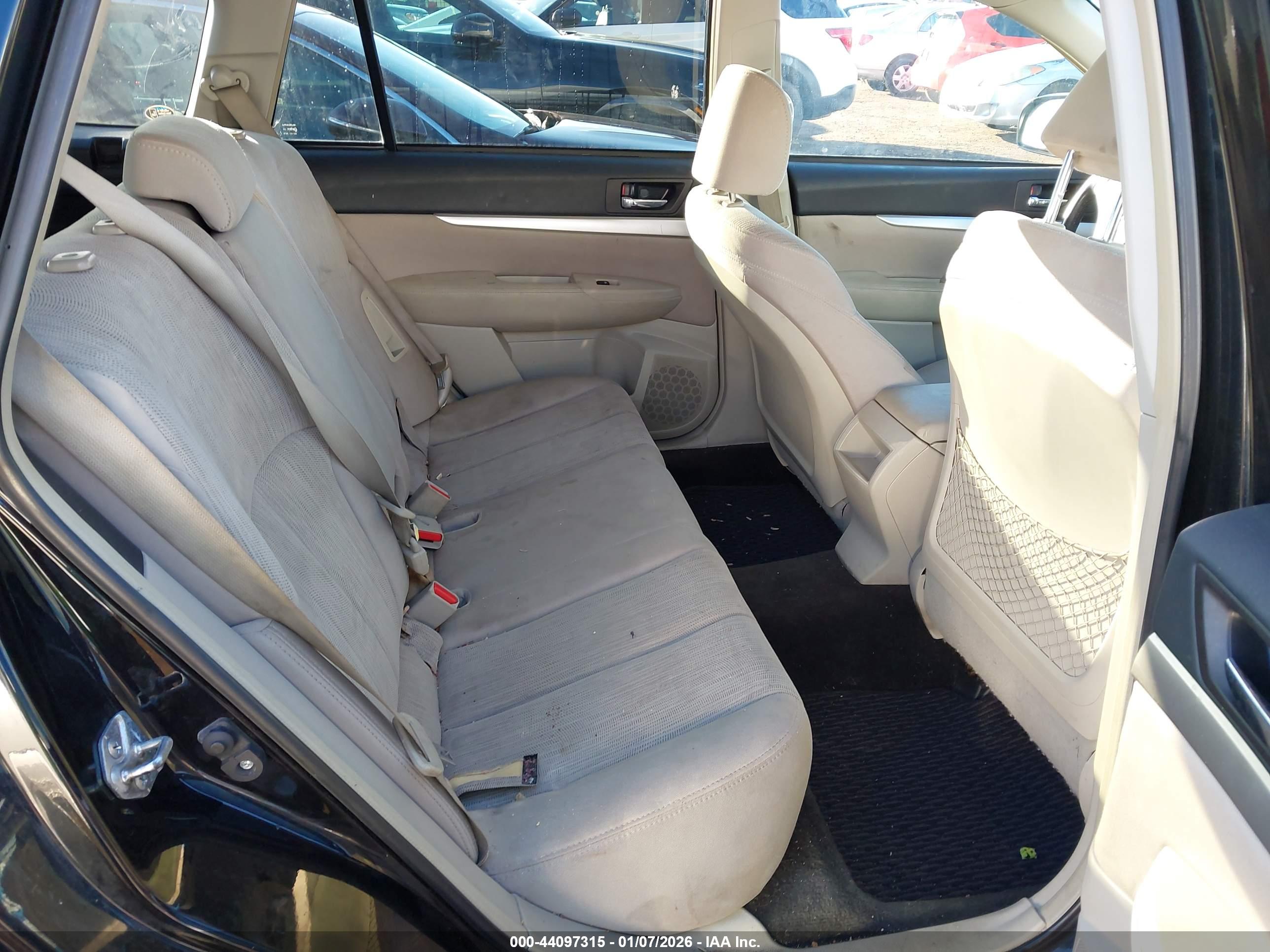 SUBARU OUTBACK image 8