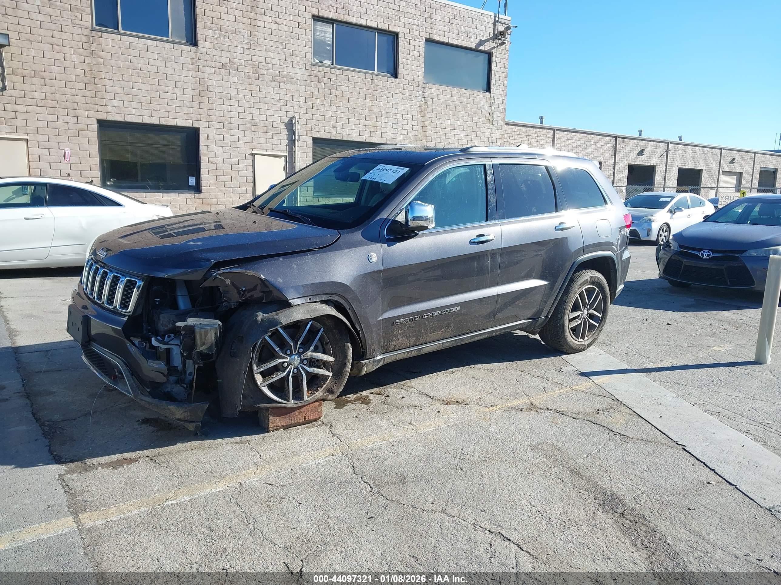JEEP GRAND image 2