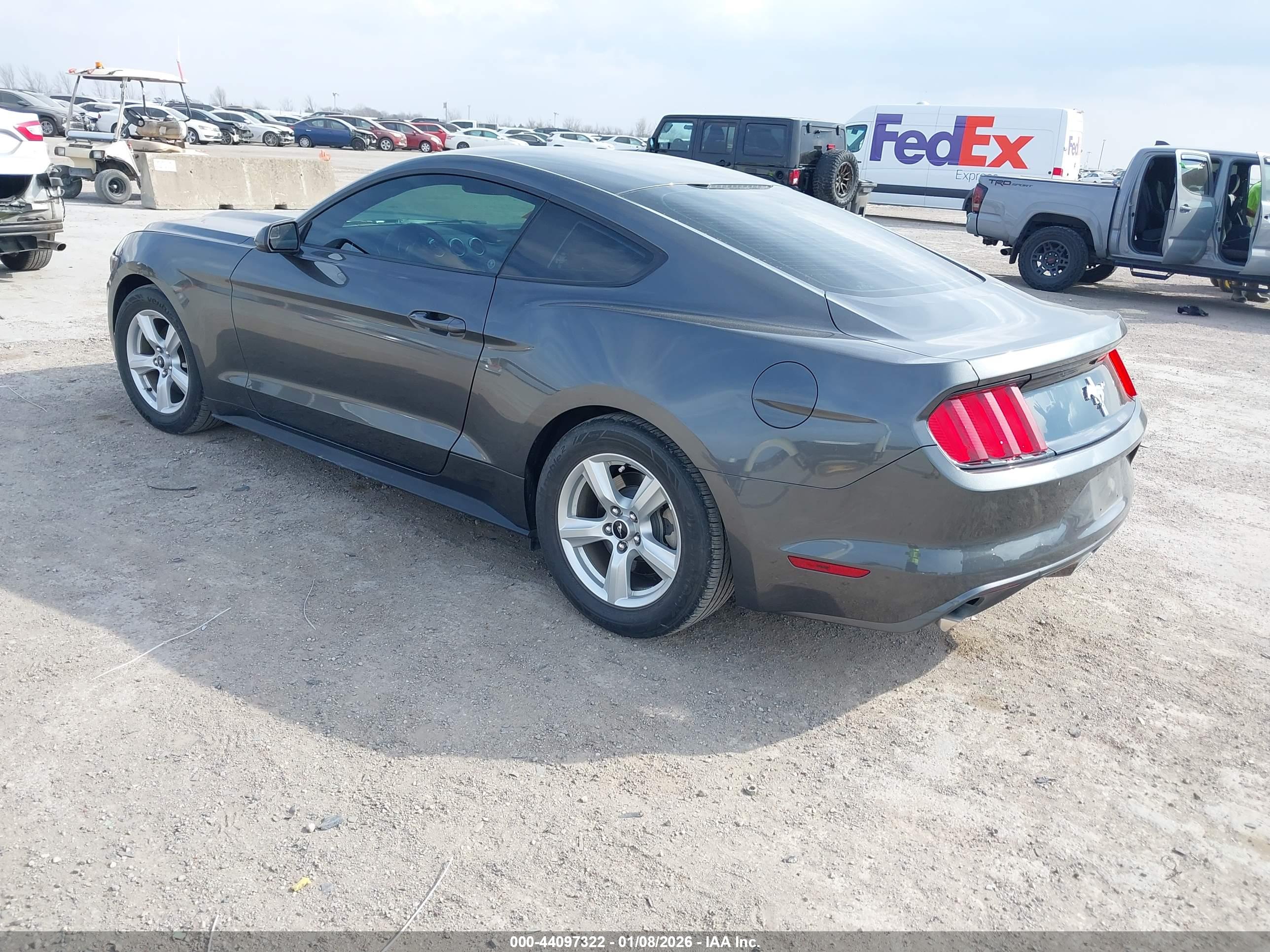 FORD MUSTANG image 3