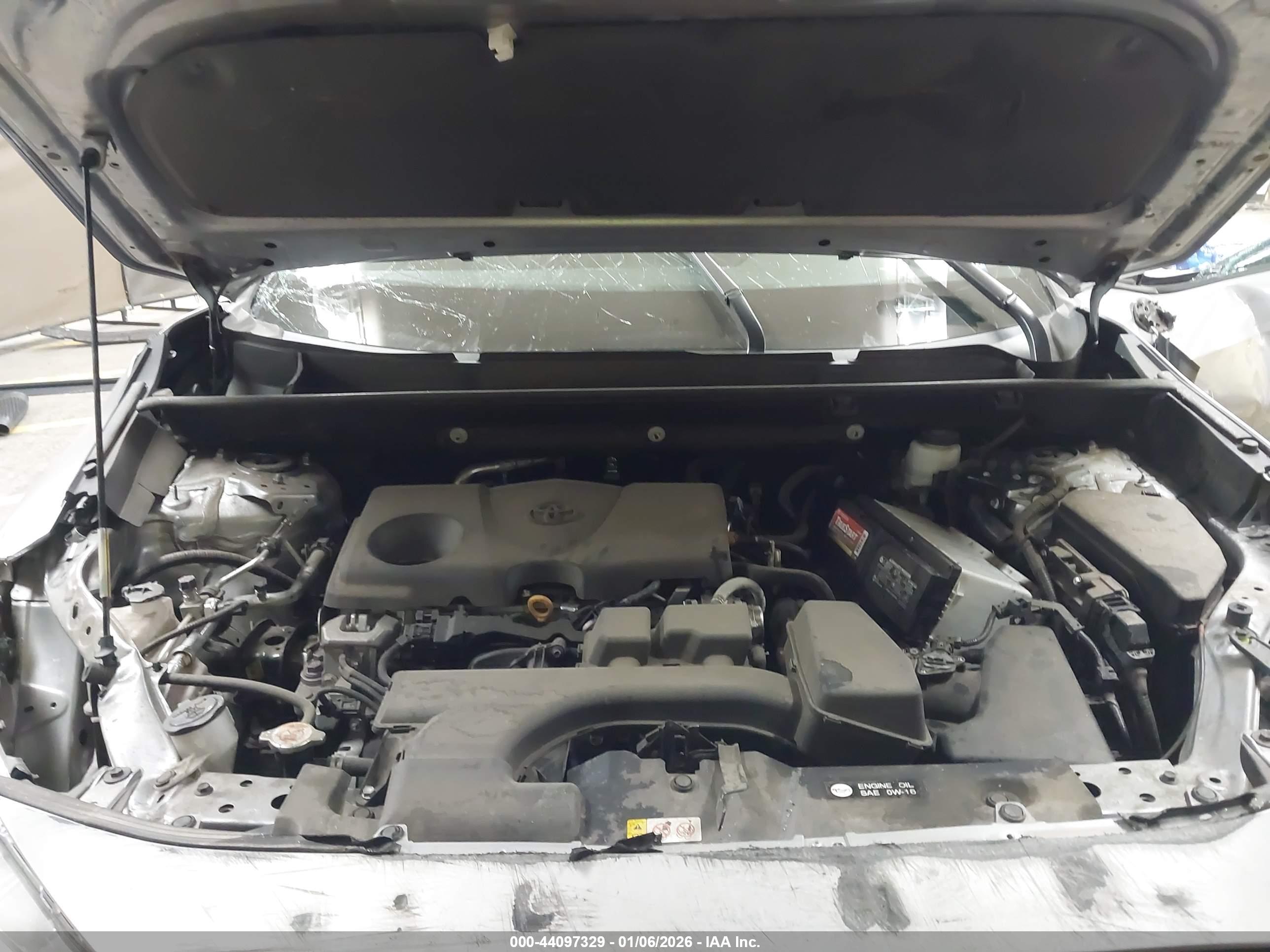 TOYOTA RAV4 image 10