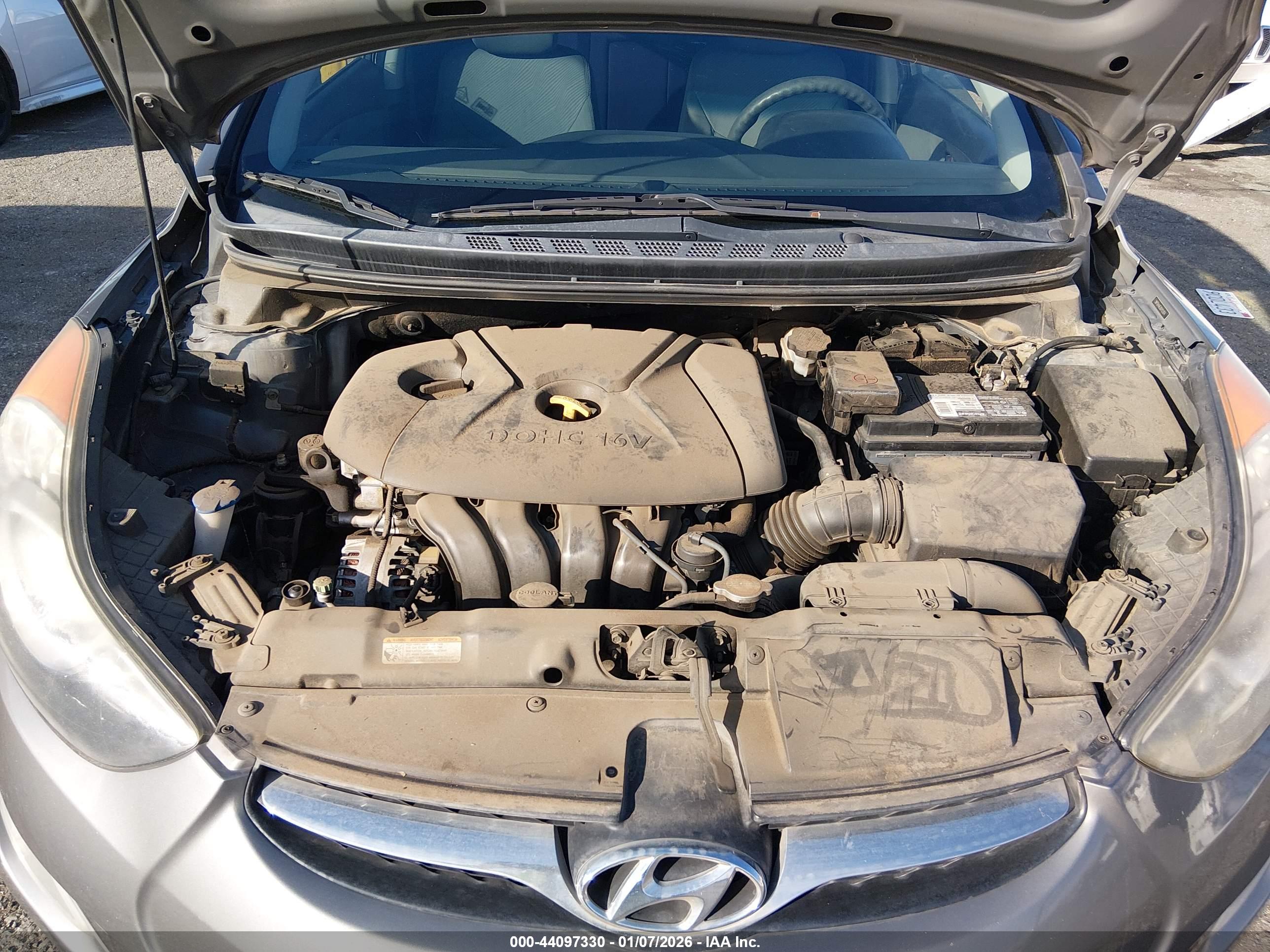 HYUNDAI ELANTRA image 10