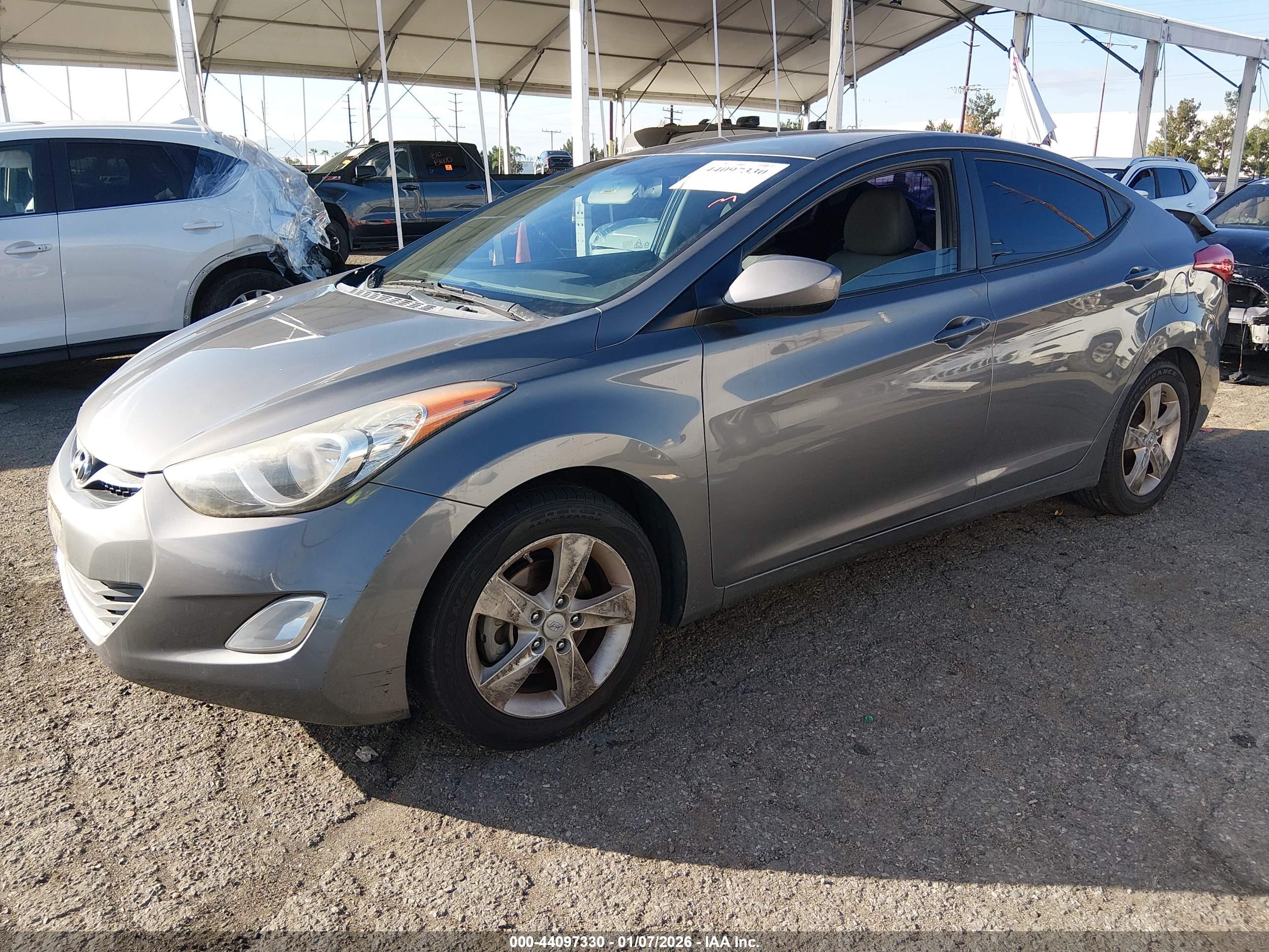 HYUNDAI ELANTRA image 2