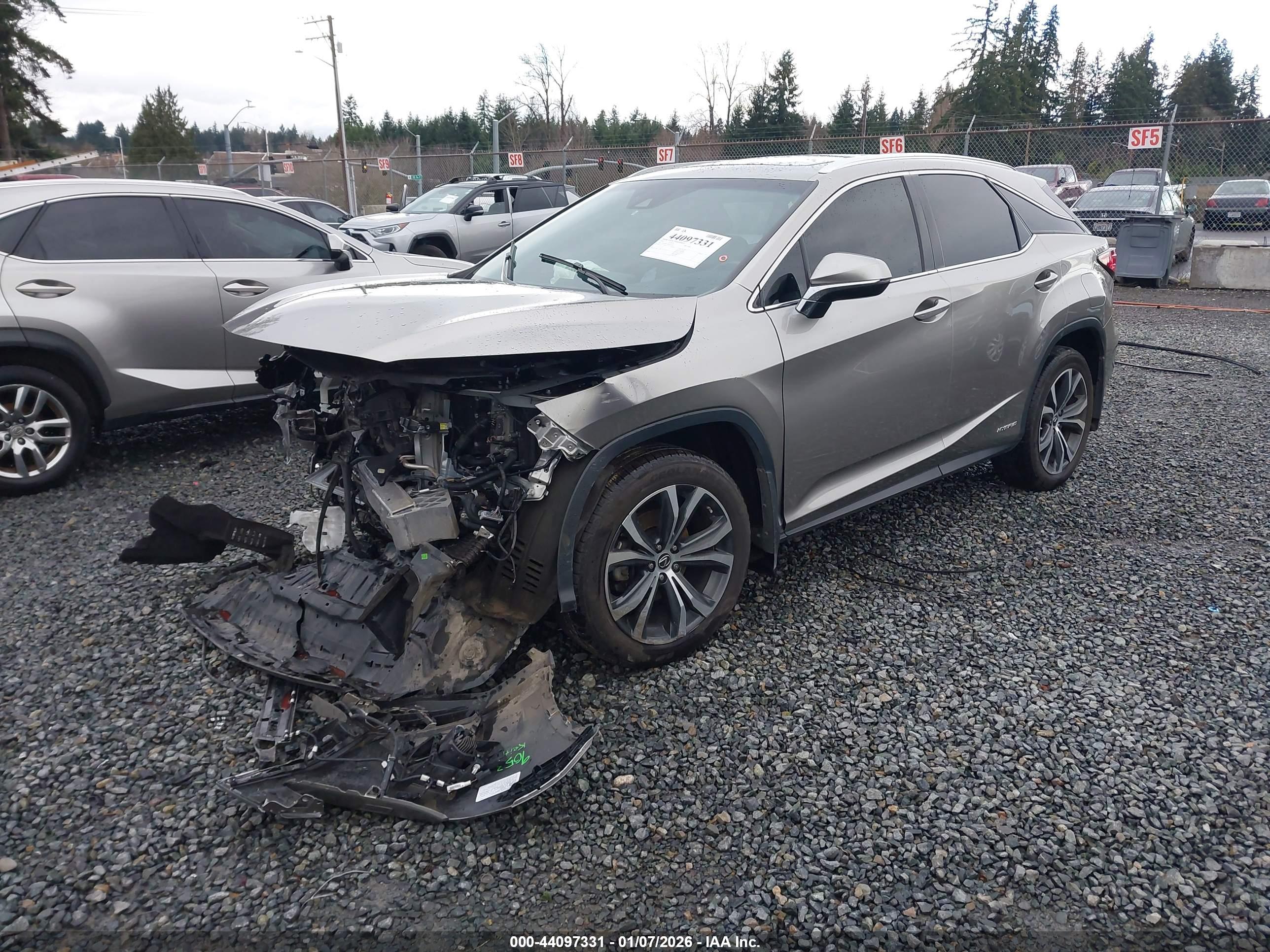 LEXUS RX image 2