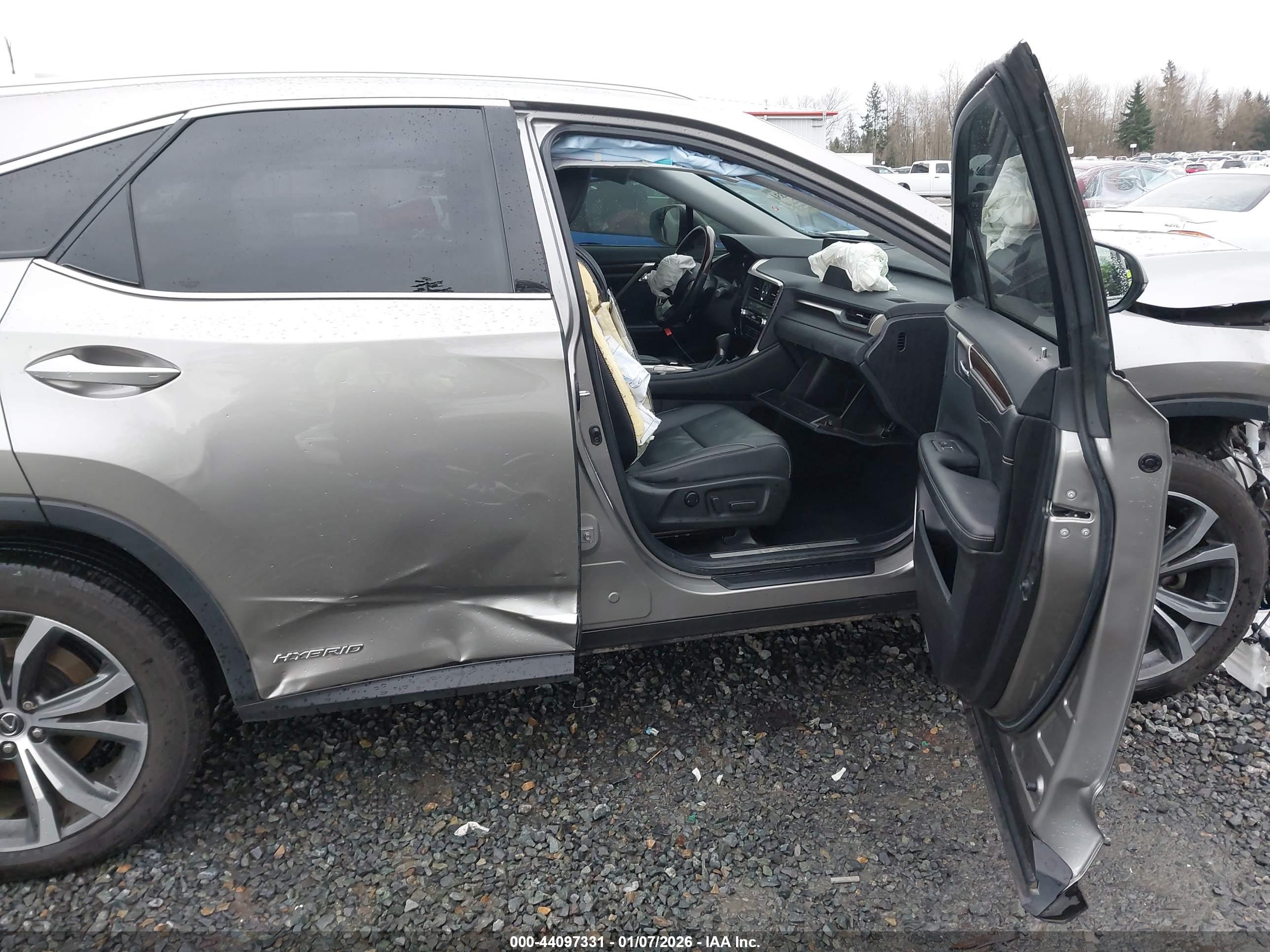 LEXUS RX image 5