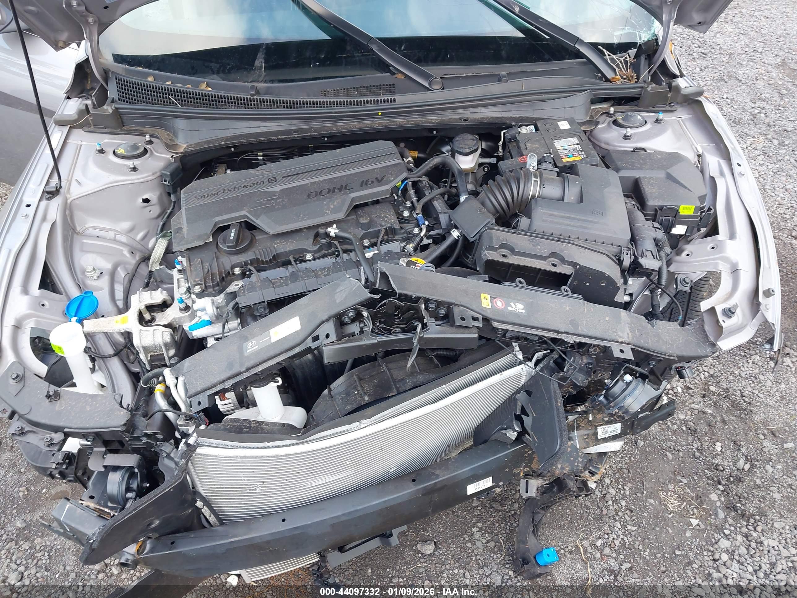 HYUNDAI ELANTRA image 10