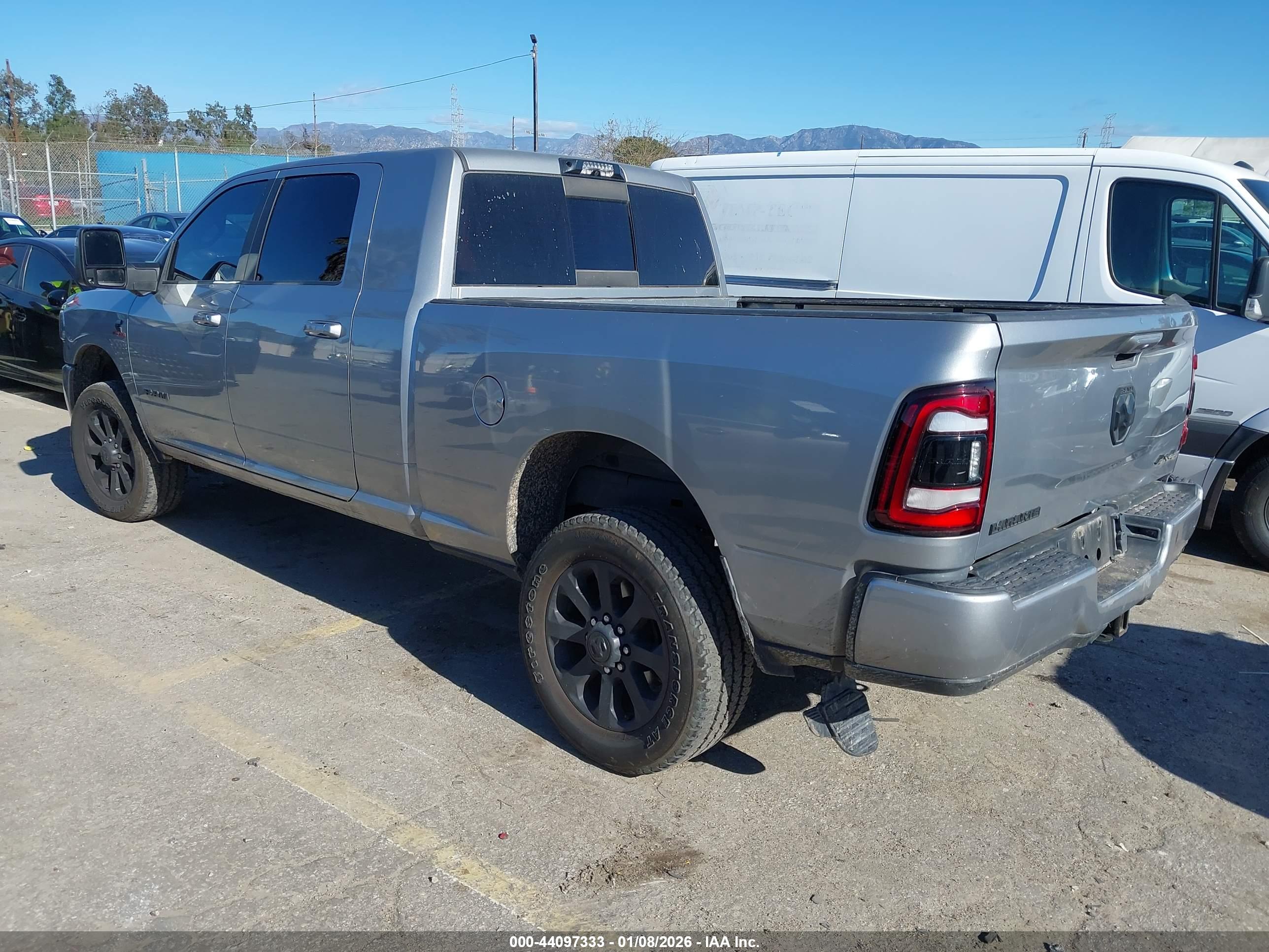 RAM 2500 image 3