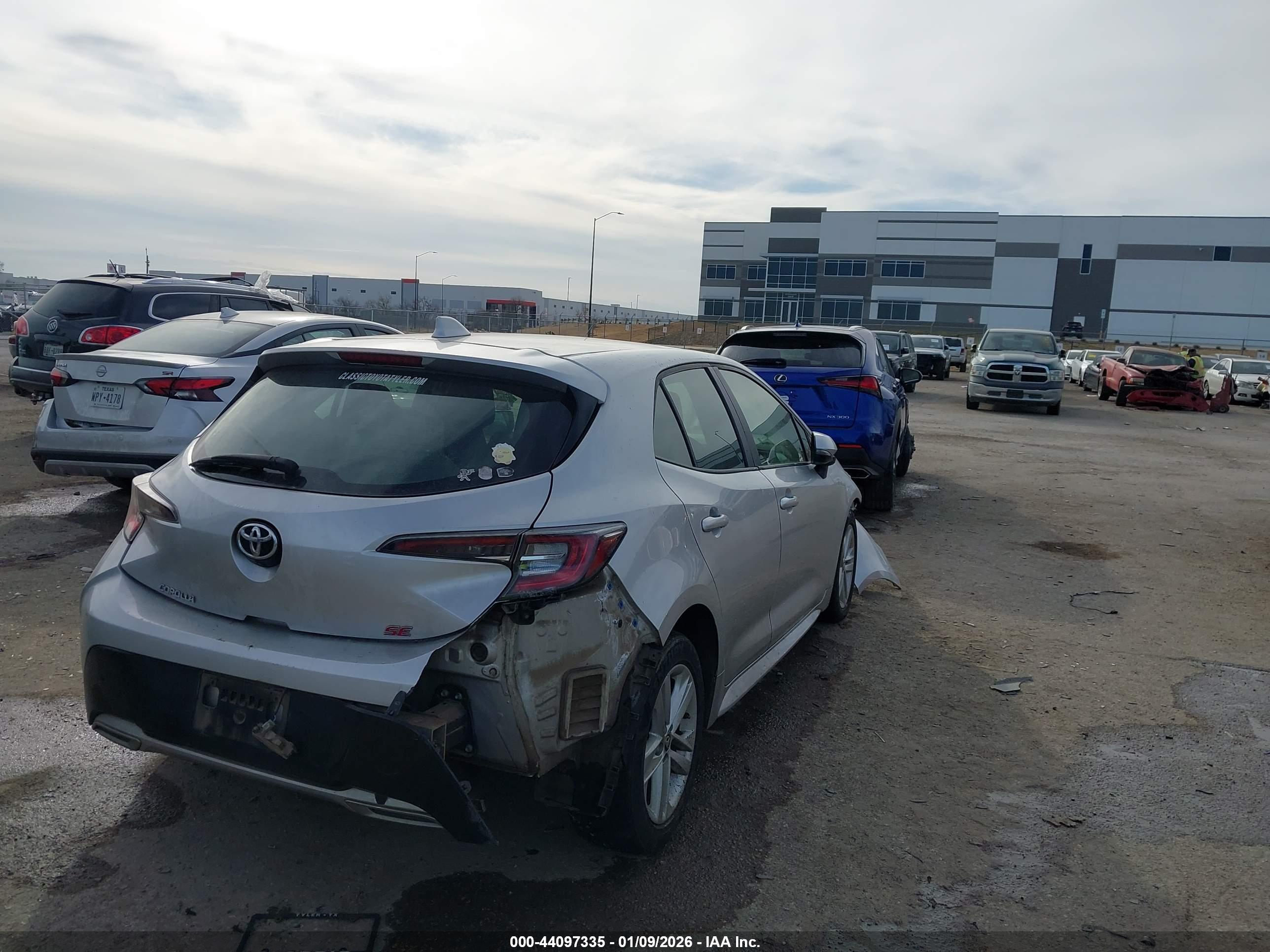 TOYOTA COROLLA image 4