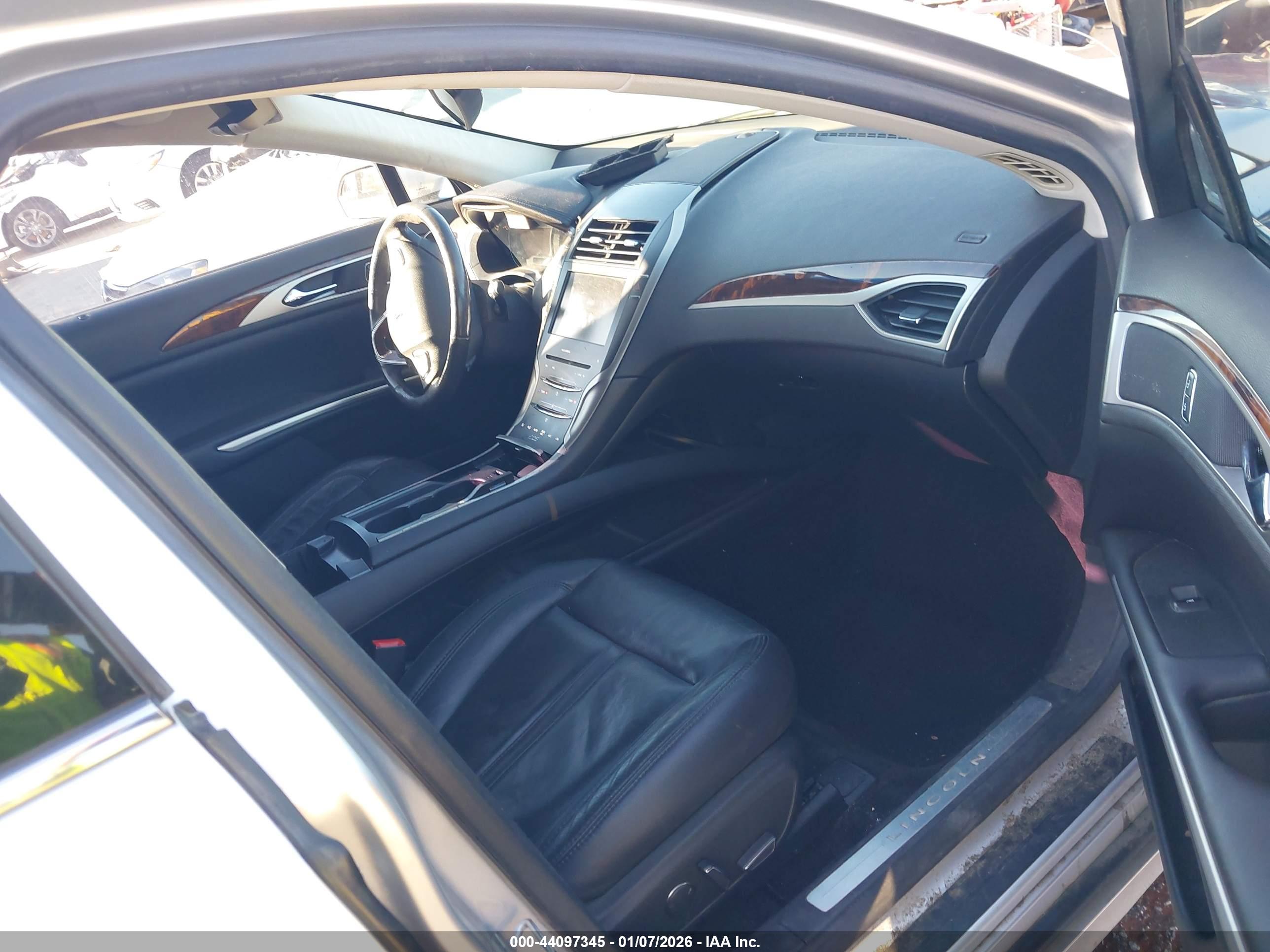 LINCOLN MKZ image 5