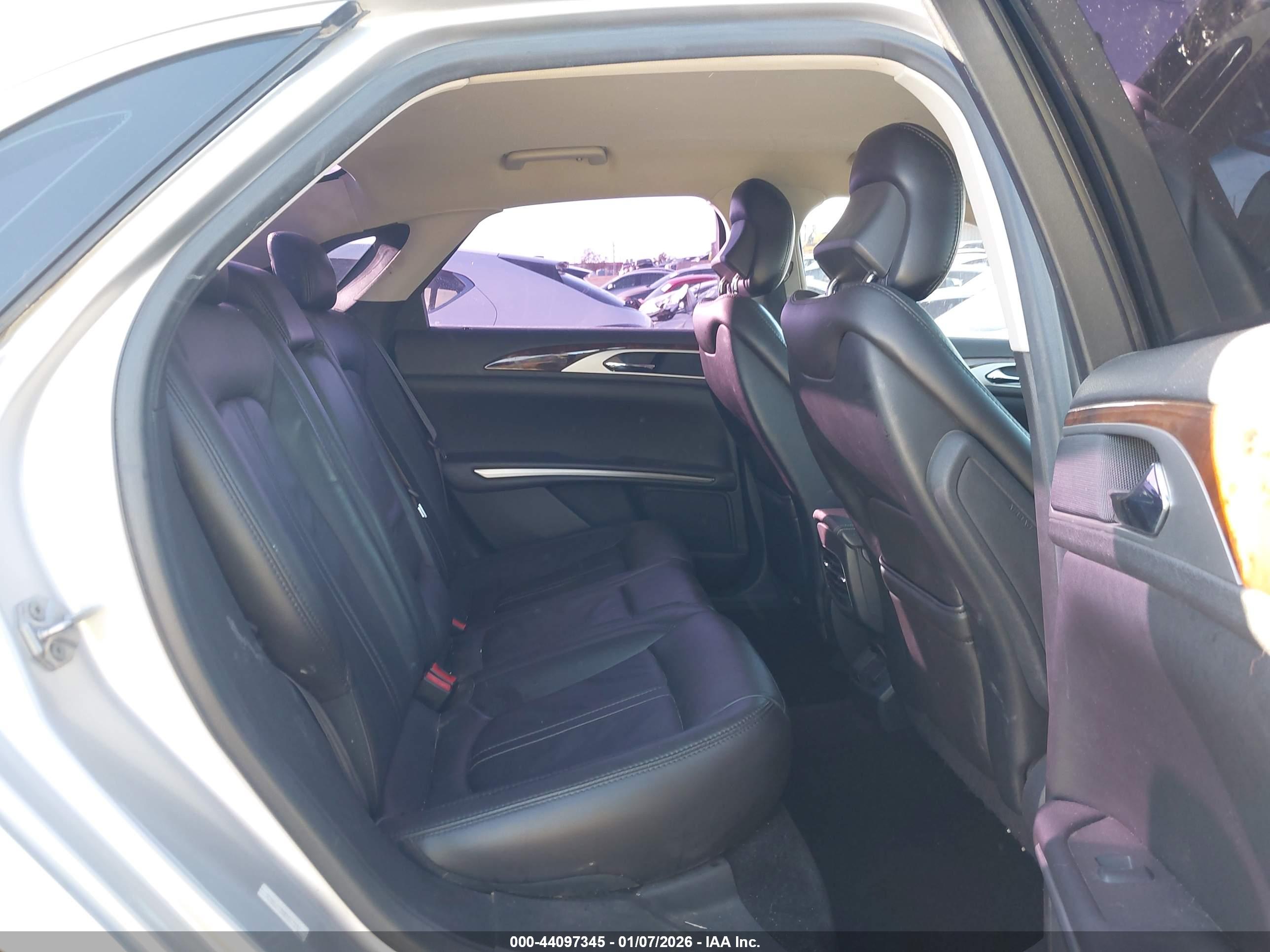 LINCOLN MKZ image 8
