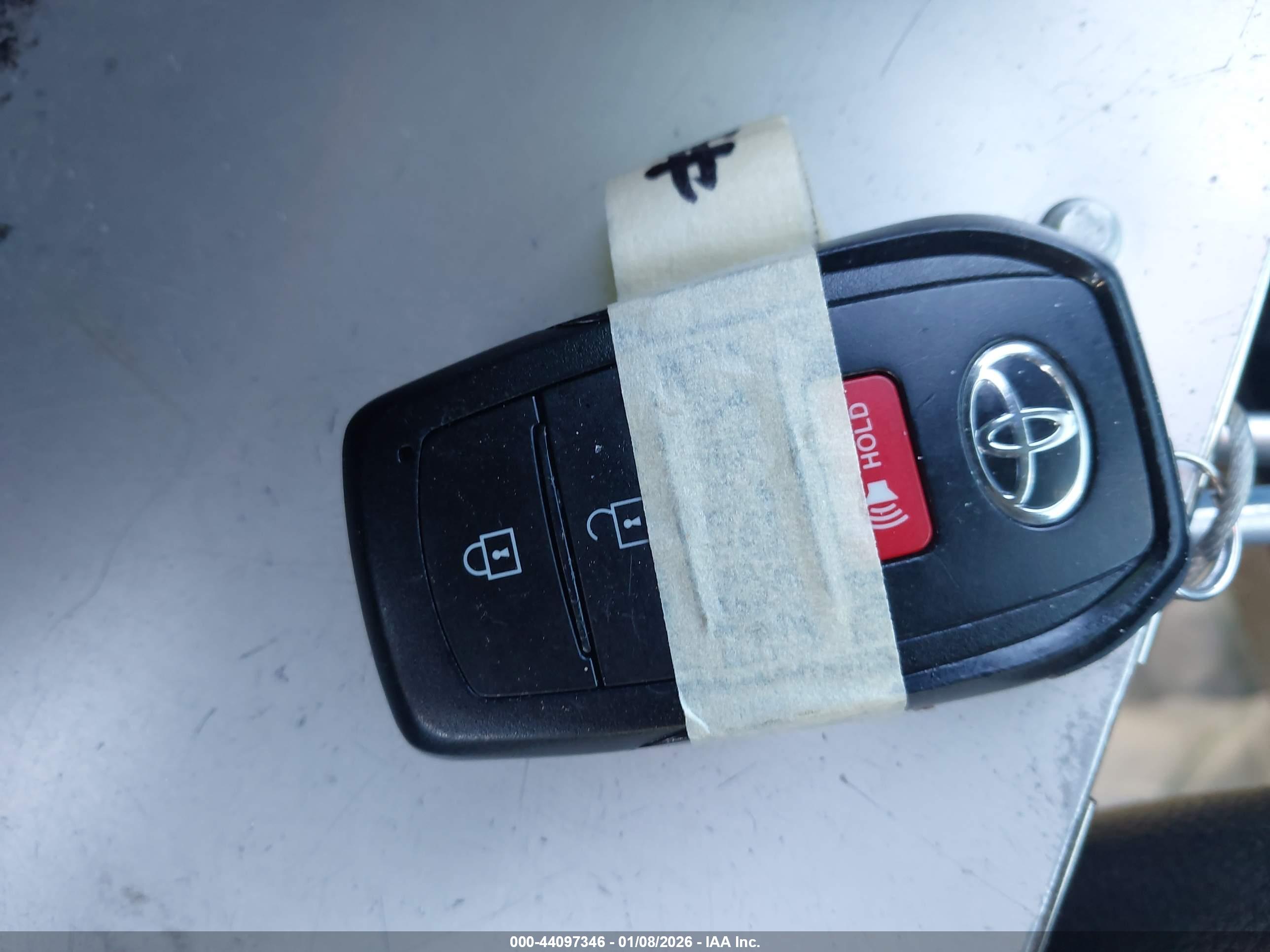 TOYOTA CAMRY image 11