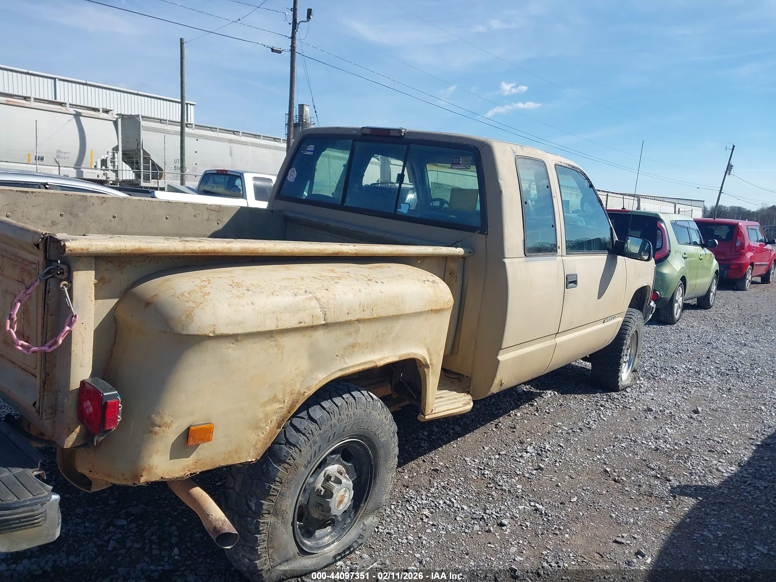 CHEVROLET C/K image 4