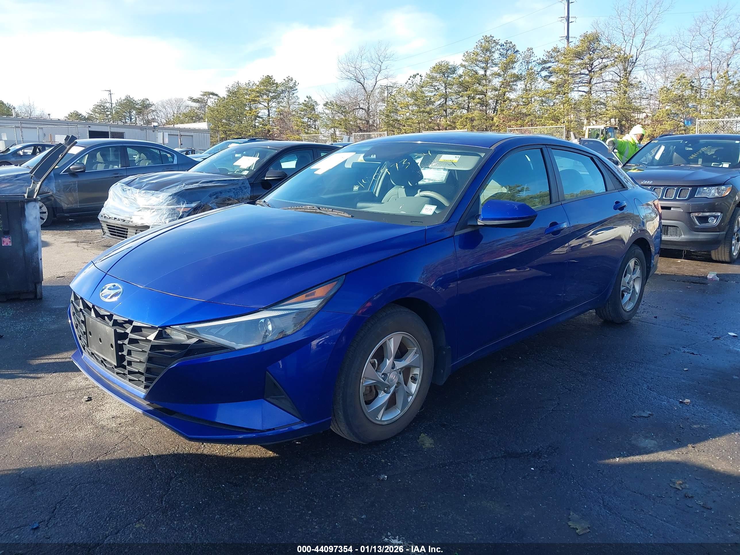 HYUNDAI ELANTRA image 2