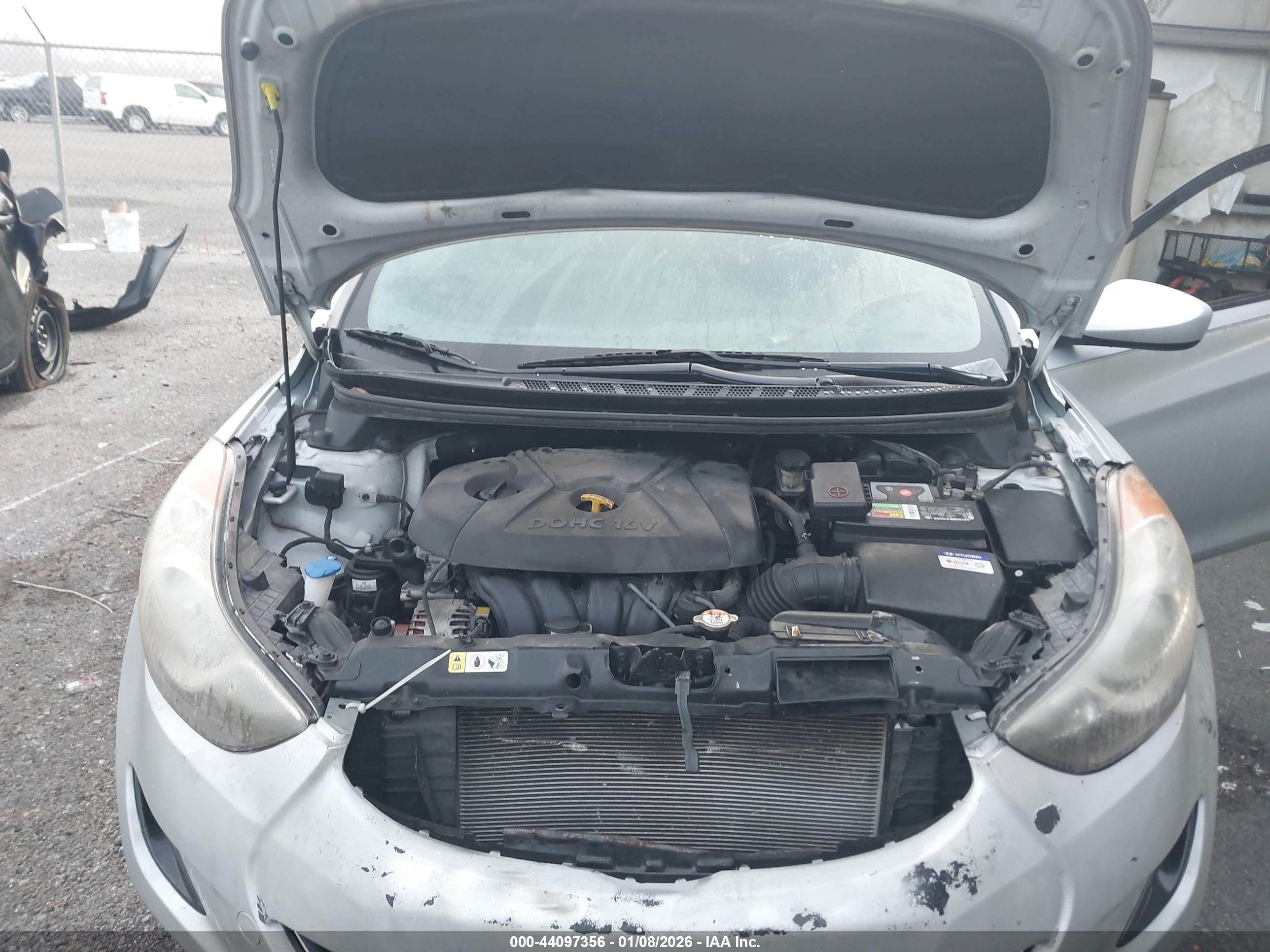 HYUNDAI ELANTRA image 10
