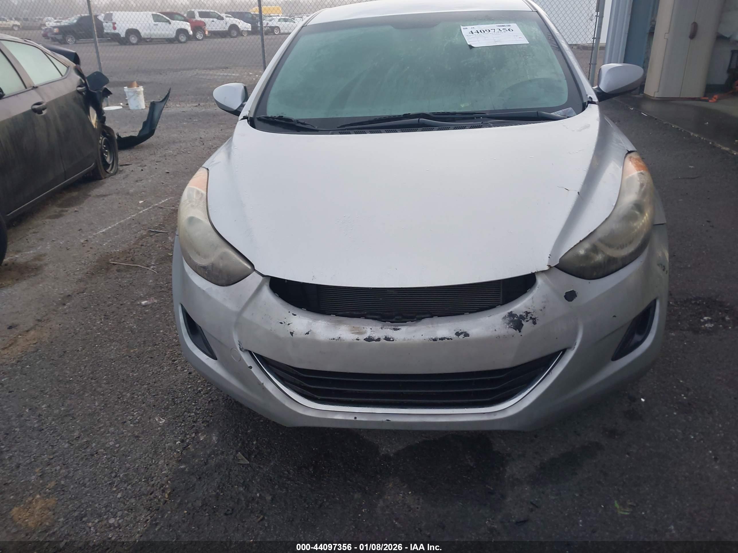 HYUNDAI ELANTRA image 6