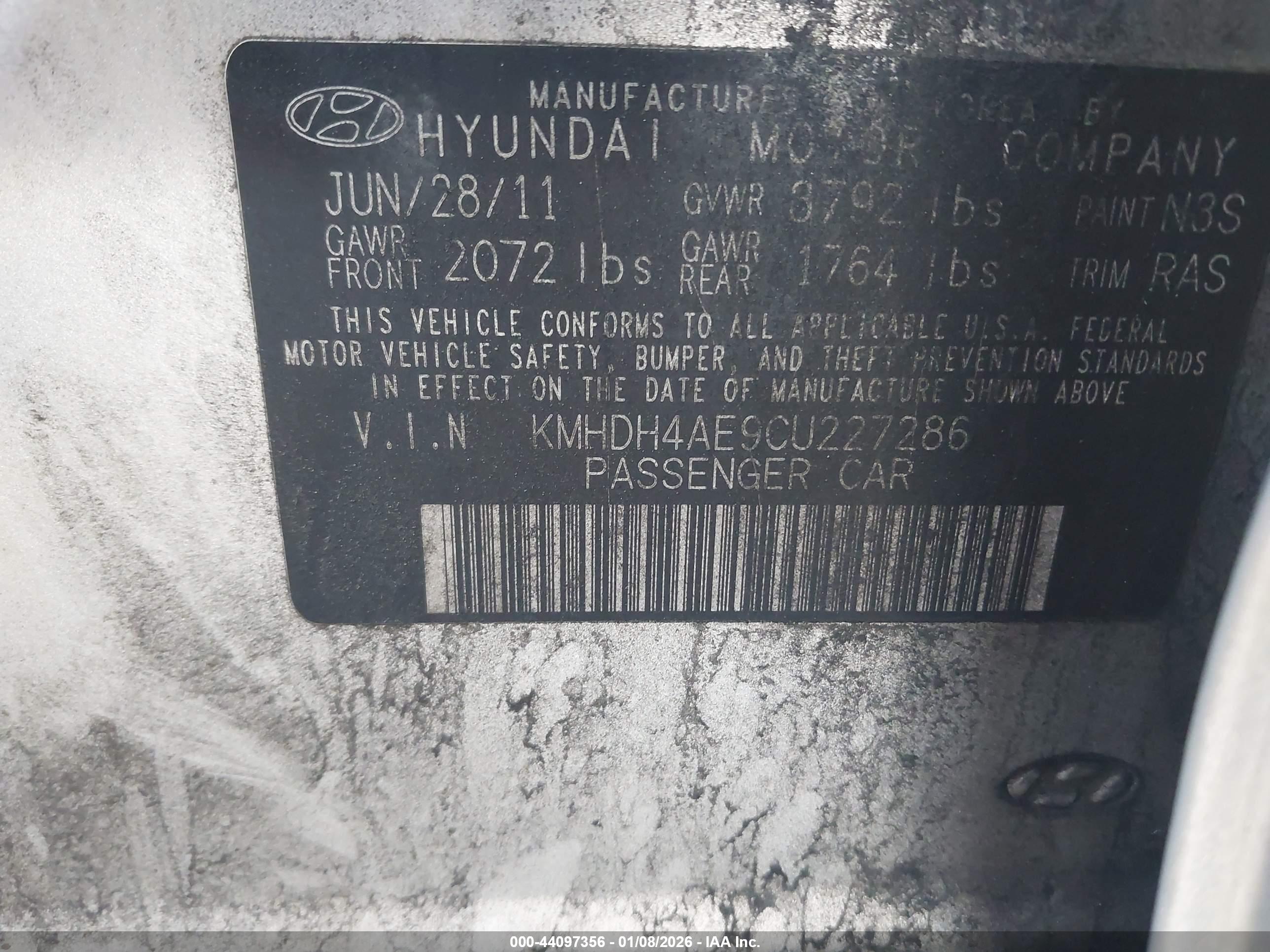 HYUNDAI ELANTRA image 9