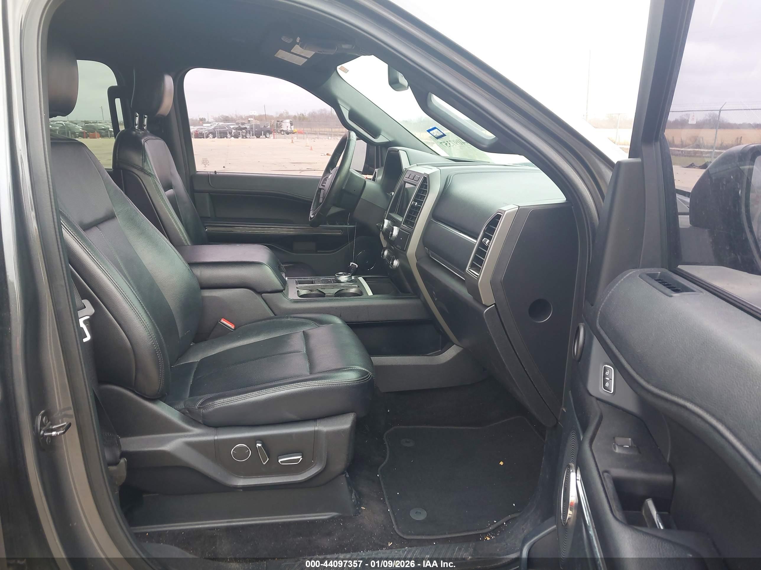 FORD EXPEDITION image 5