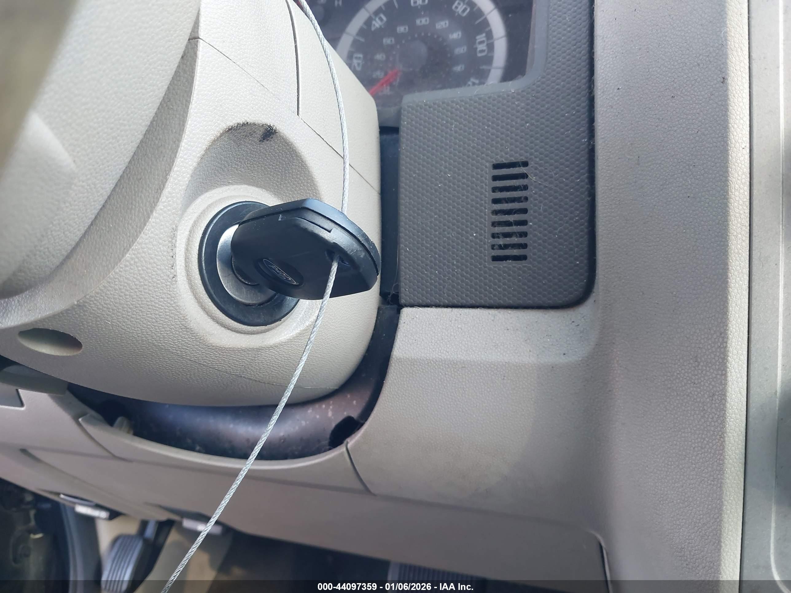 FORD ESCAPE image 11