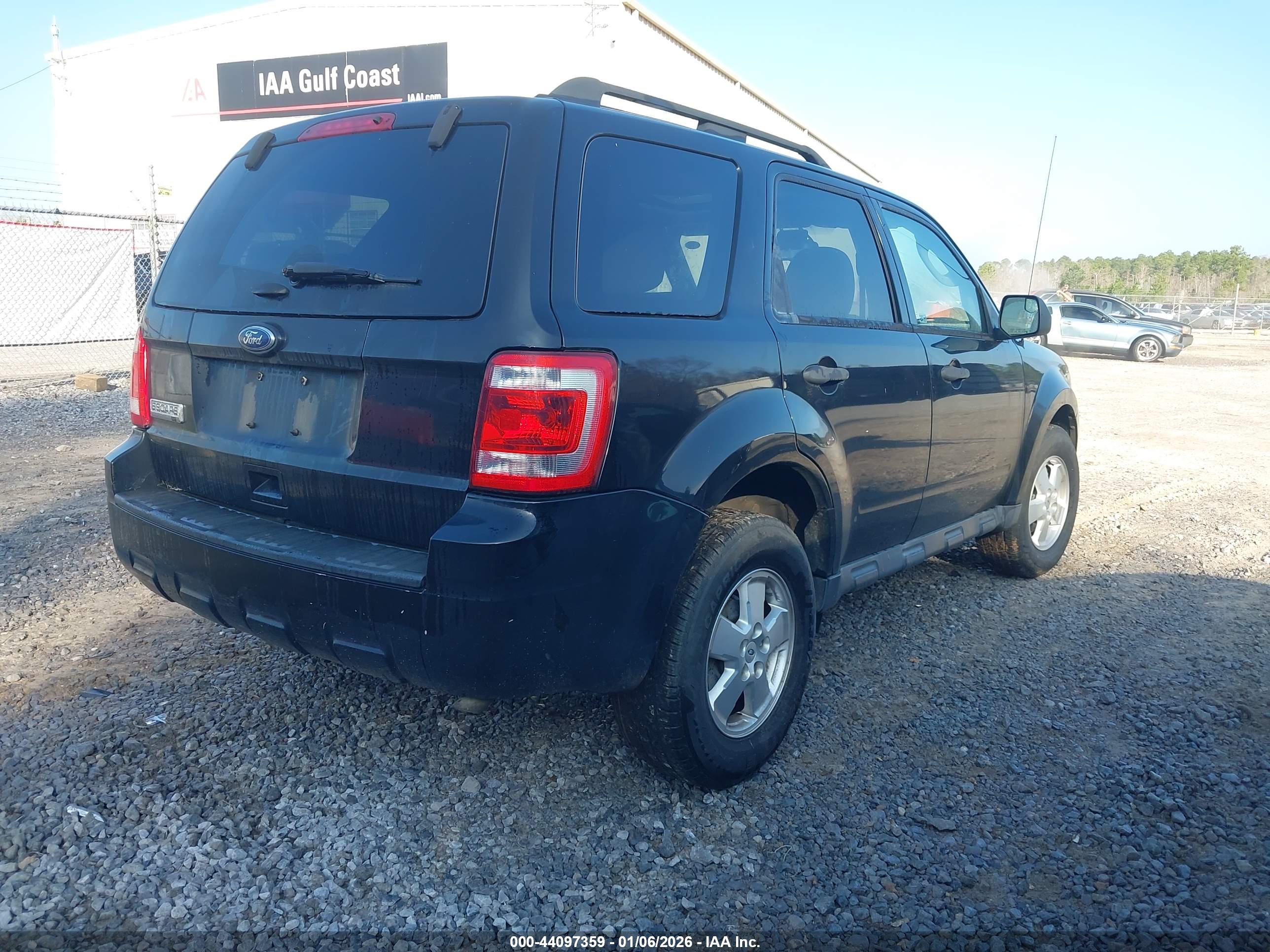 FORD ESCAPE image 4