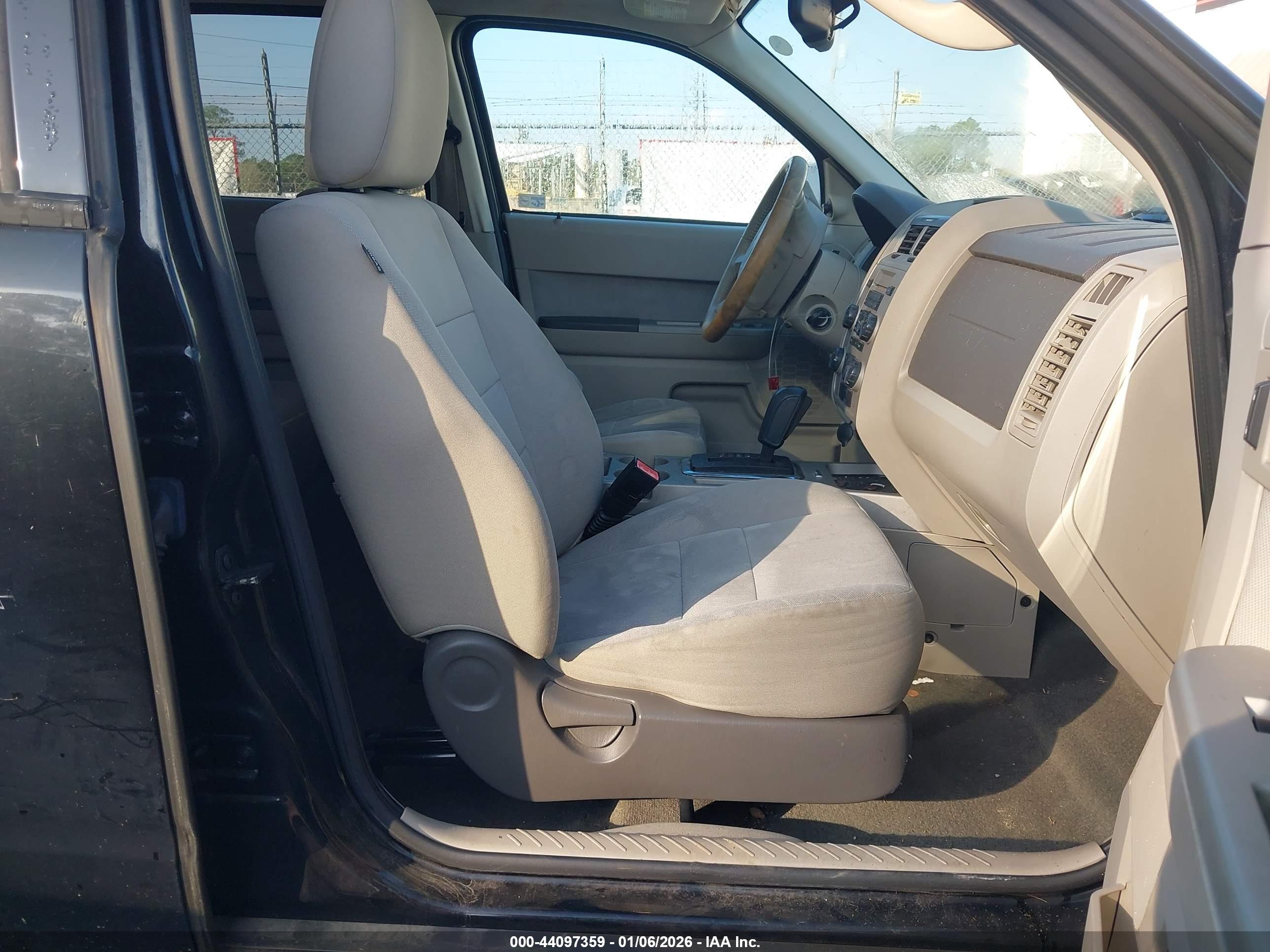 FORD ESCAPE image 5