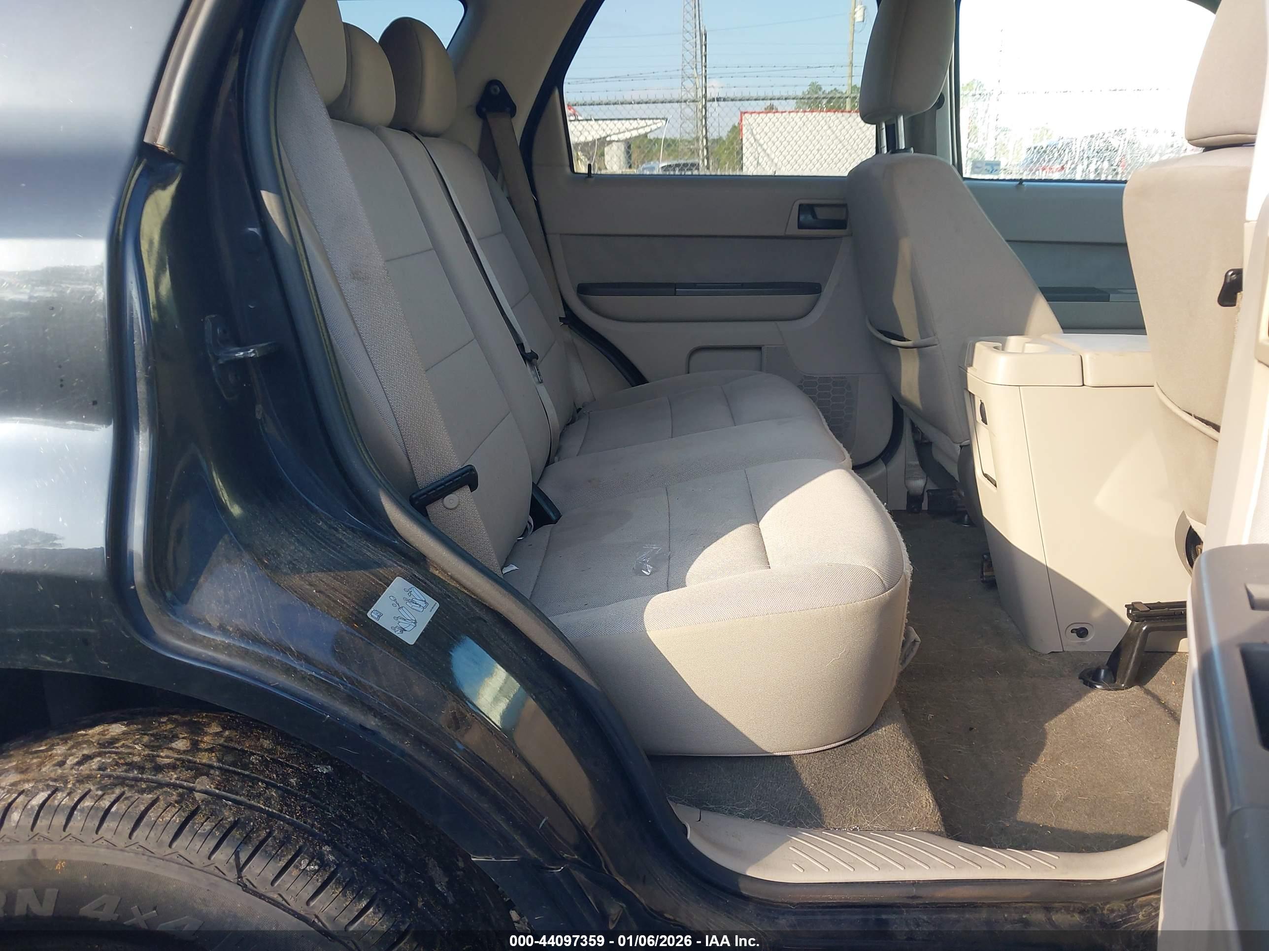 FORD ESCAPE image 8