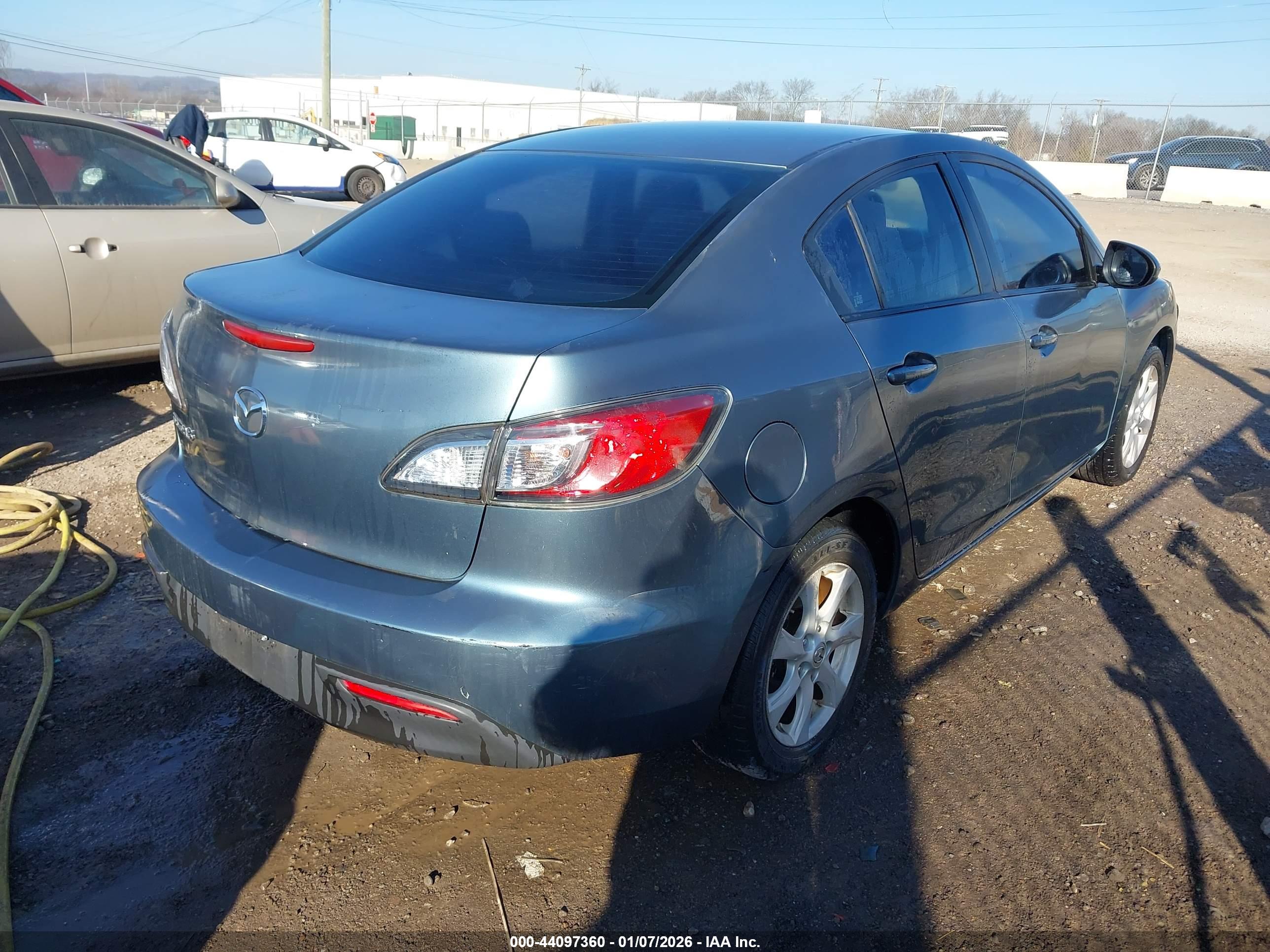MAZDA MAZDA3 image 4