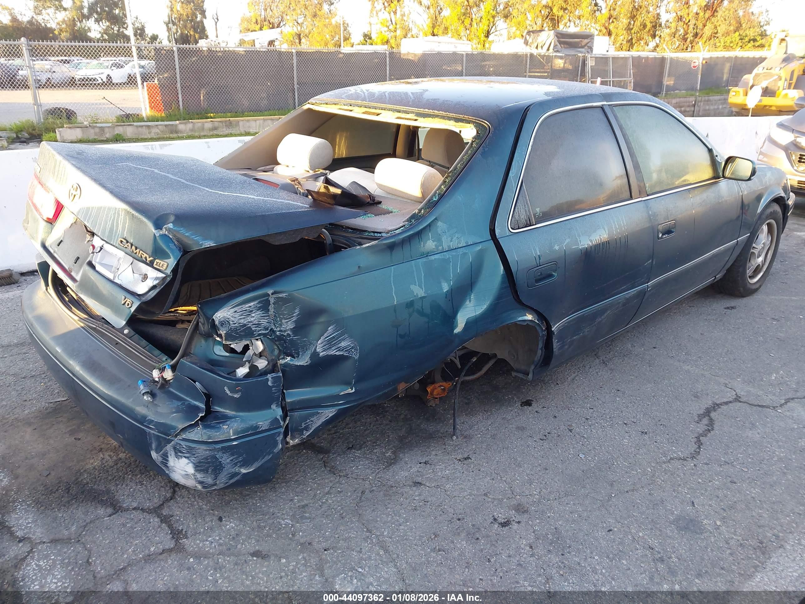 TOYOTA CAMRY image 4