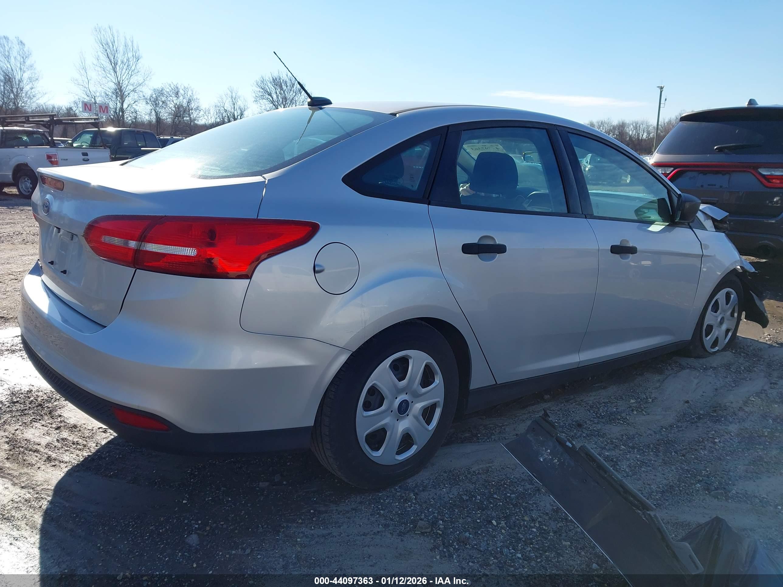 FORD FOCUS image 4