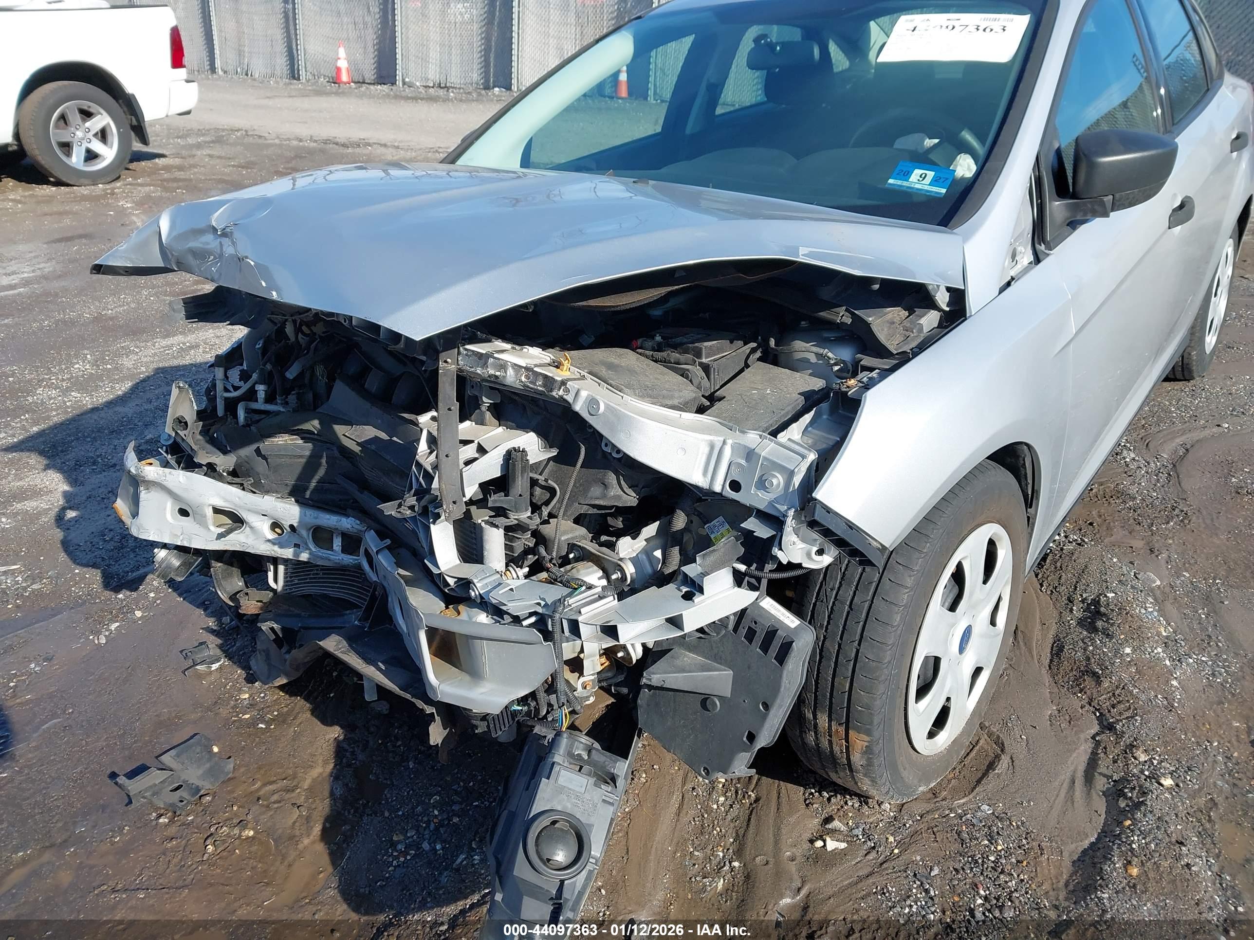 FORD FOCUS image 6