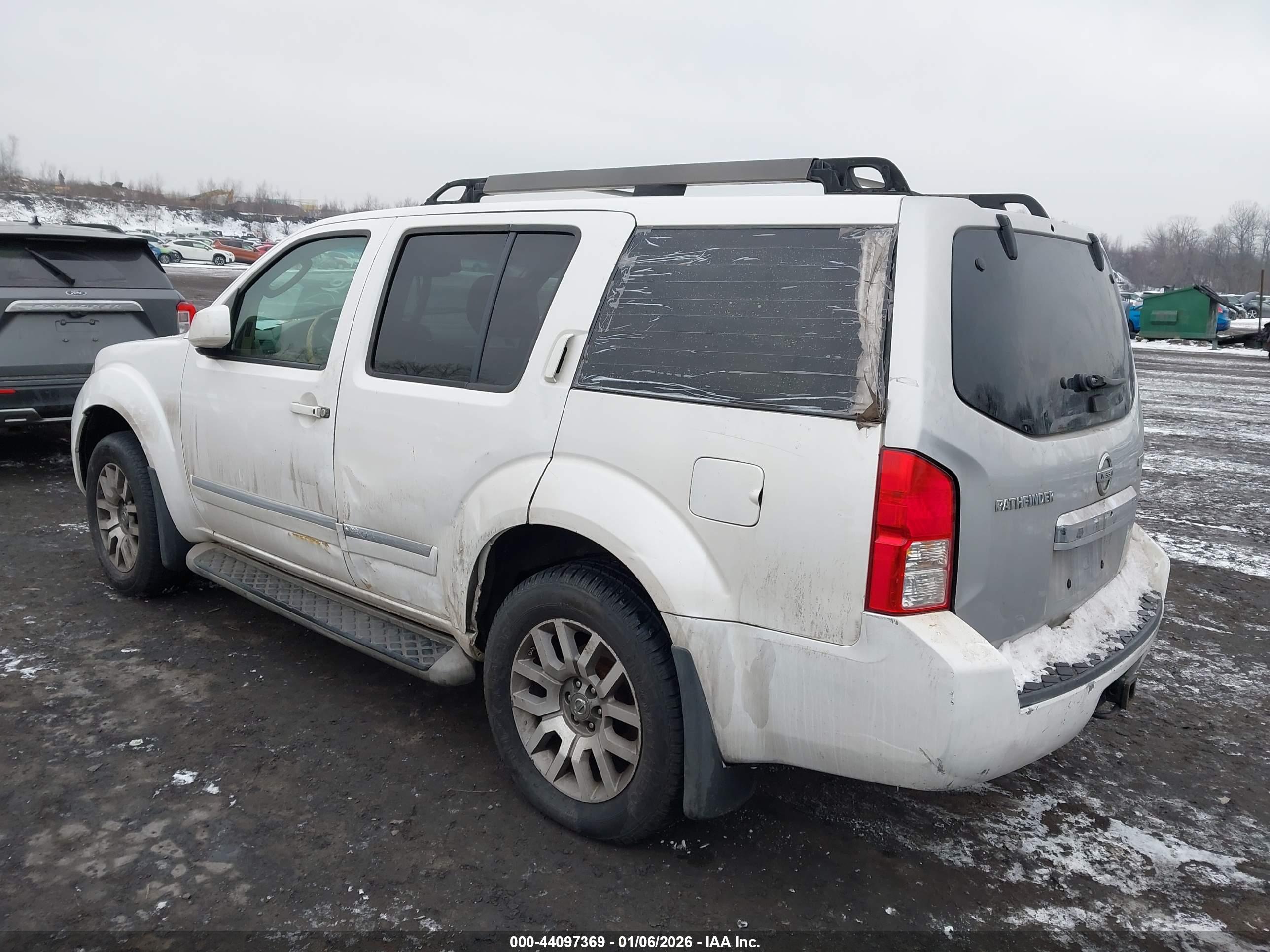 NISSAN PATHFINDER image 3