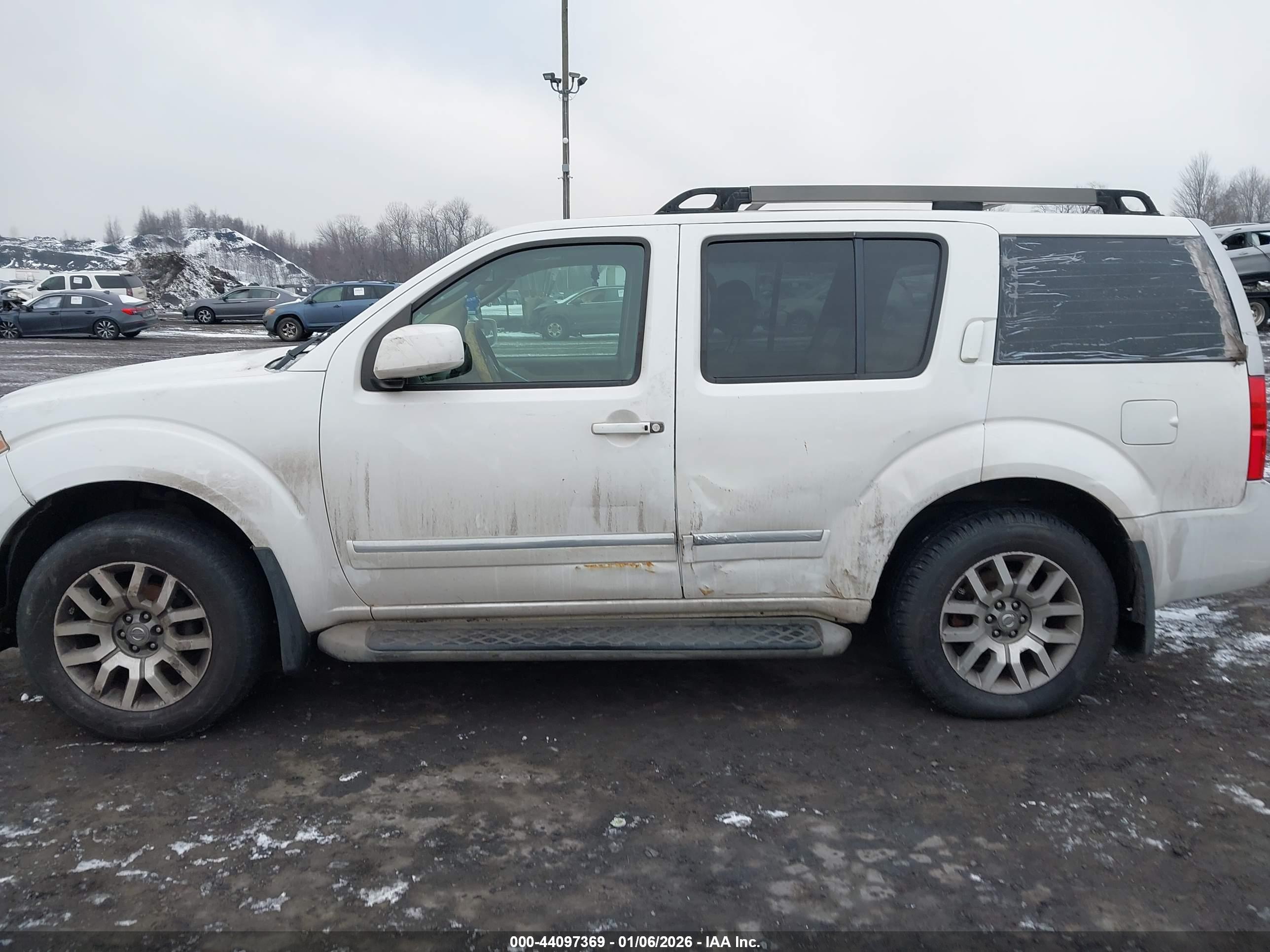 NISSAN PATHFINDER image 6
